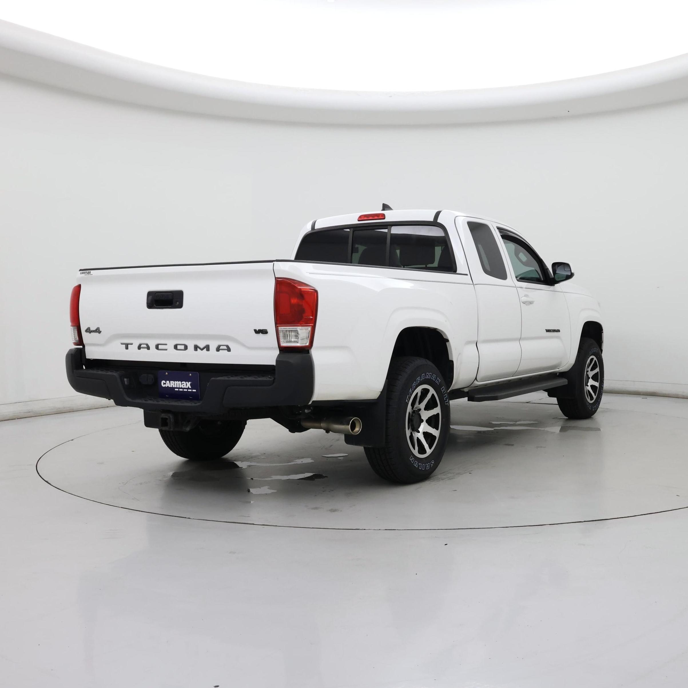 Thumbnail: 2019 Toyota Tacoma - 8