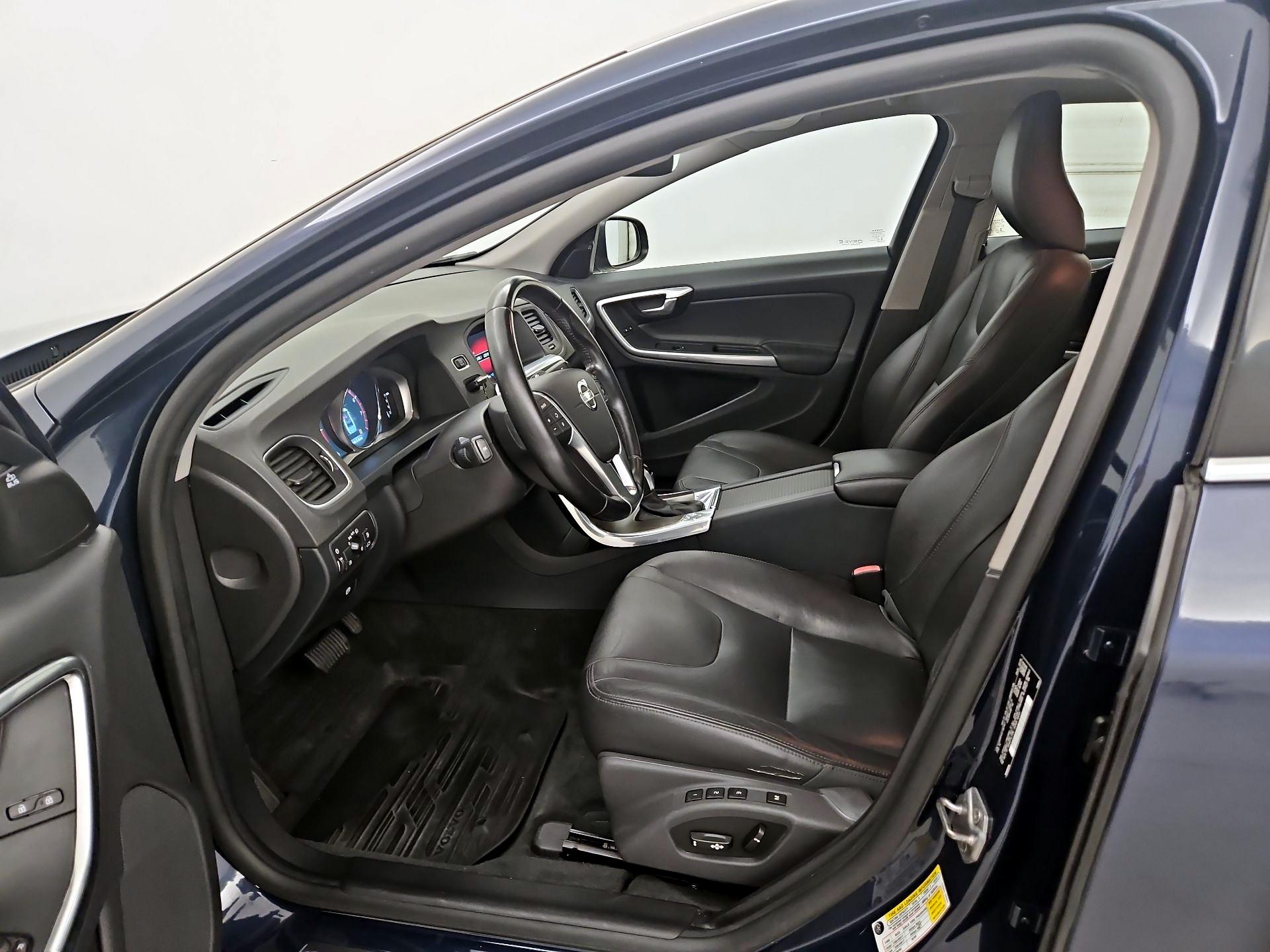 Thumbnail: 2015 Volvo S60 - 11
