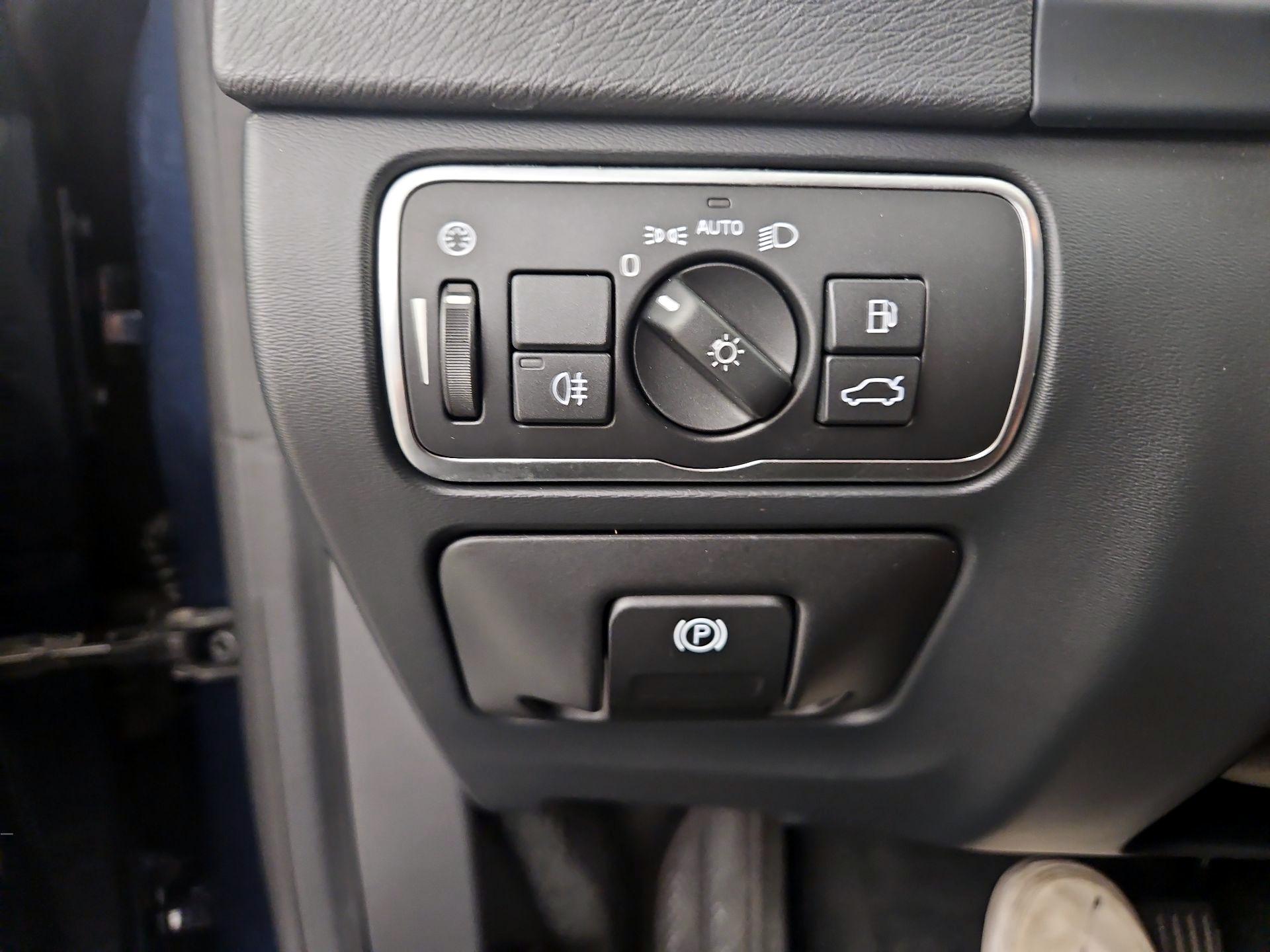 Thumbnail: 2015 Volvo S60 - 13