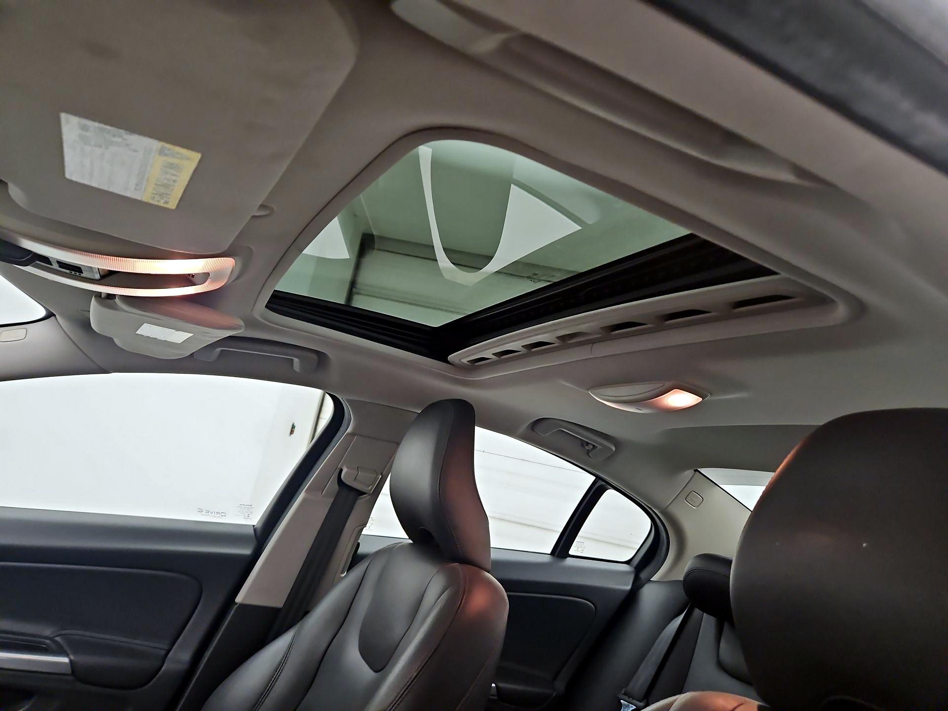Thumbnail: 2015 Volvo S60 - 19