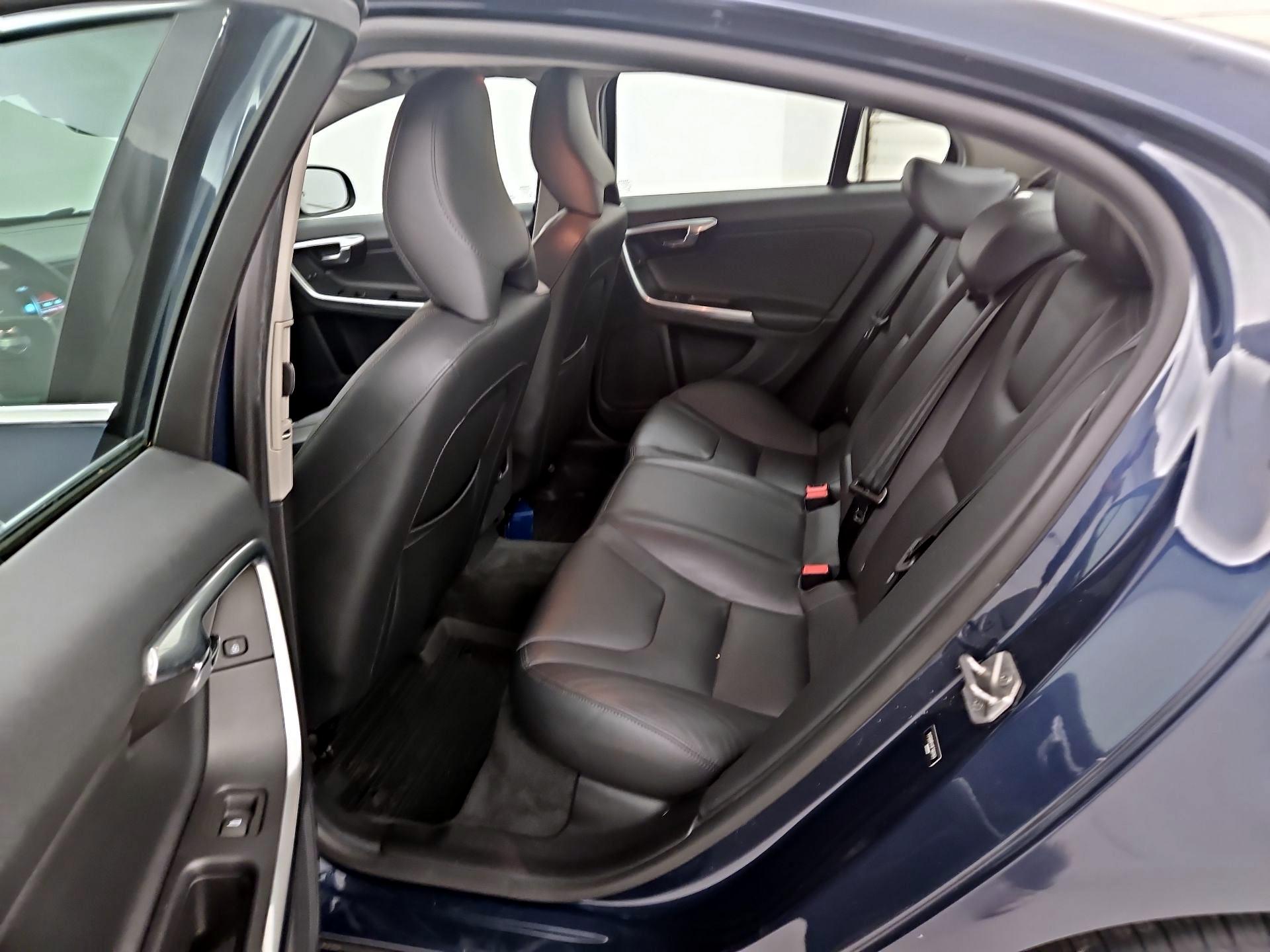 Thumbnail: 2015 Volvo S60 - 20
