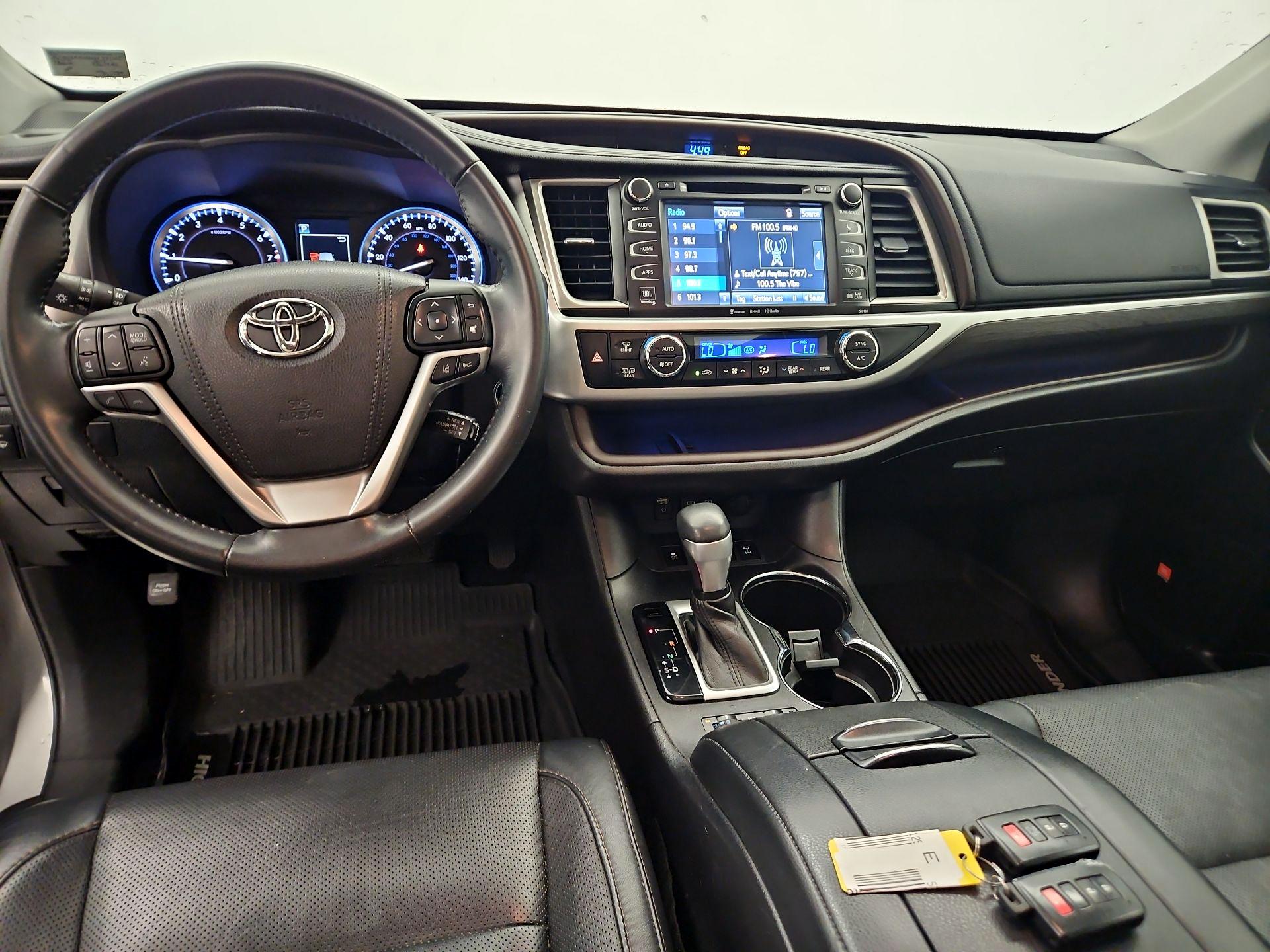 Thumbnail: 2017 Toyota Highlander - 9