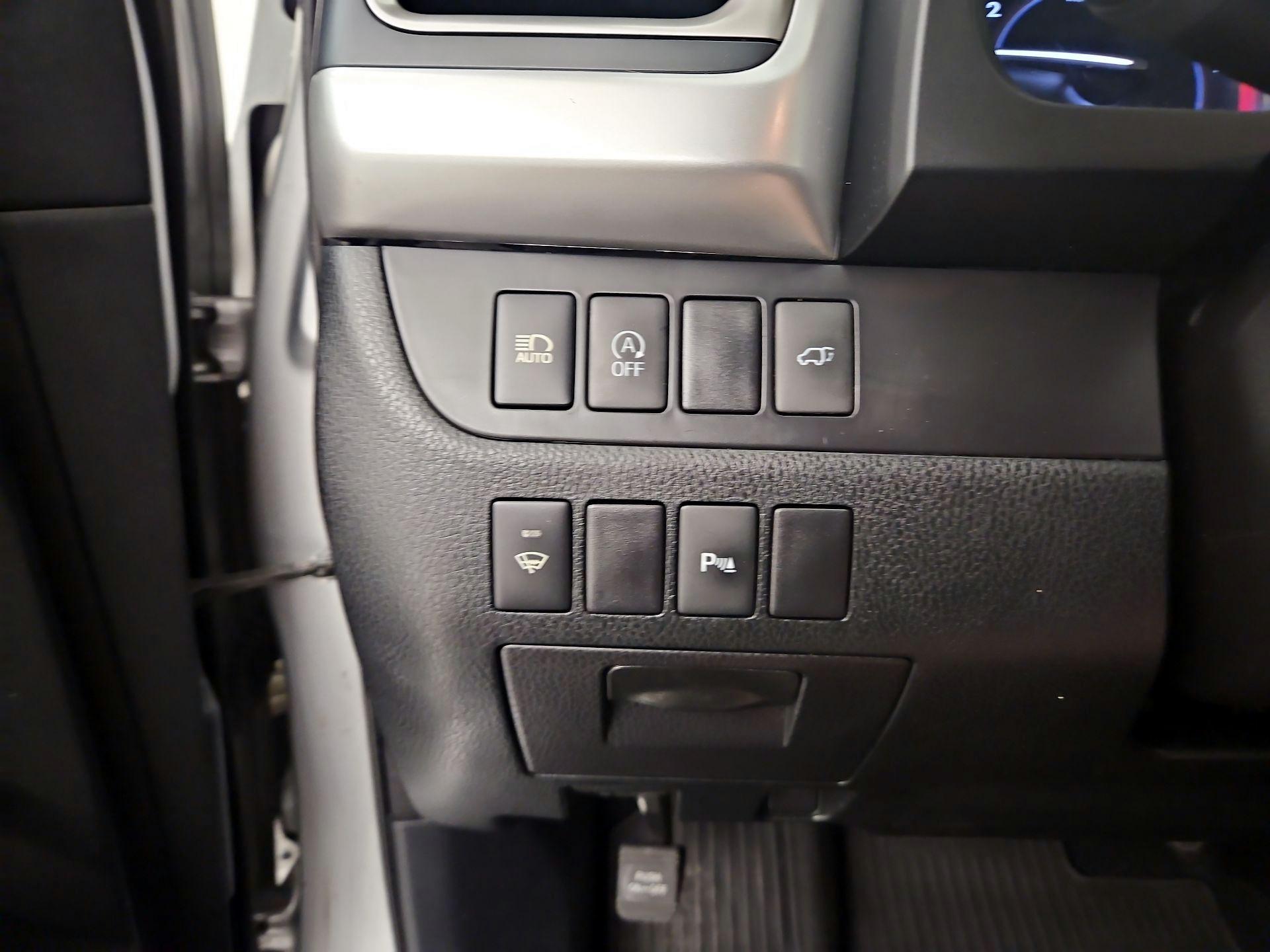 Thumbnail: 2017 Toyota Highlander - 13