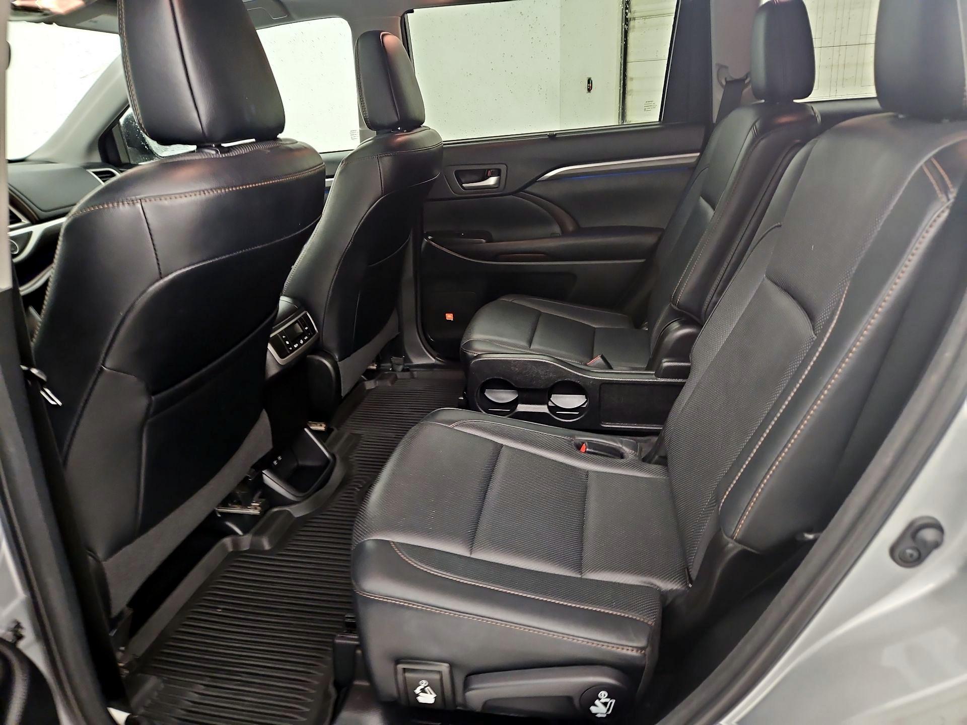 Thumbnail: 2017 Toyota Highlander - 20