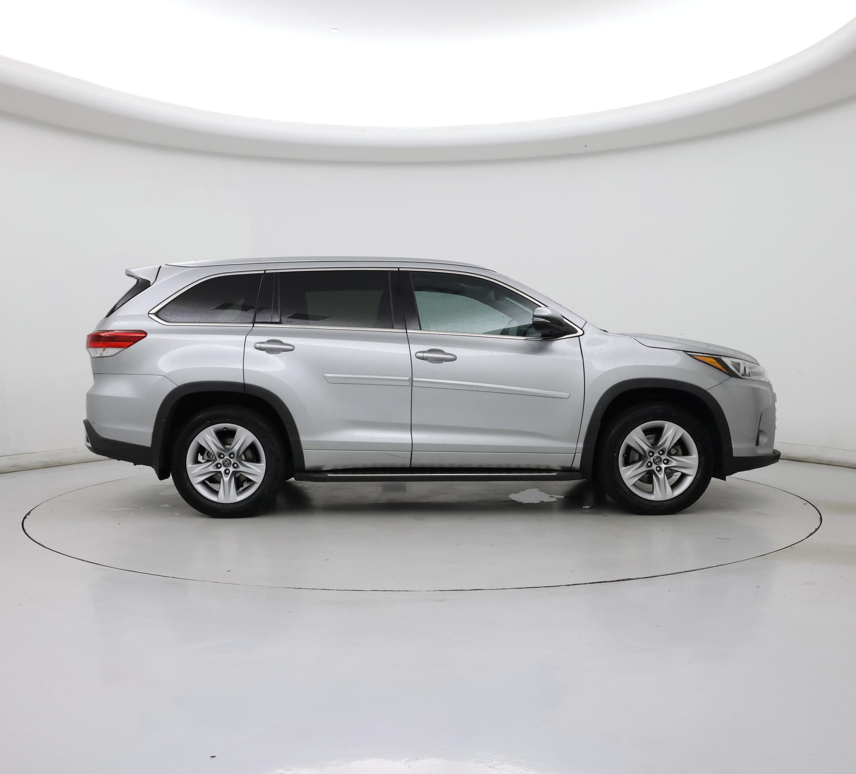 Thumbnail: 2017 Toyota Highlander - 7
