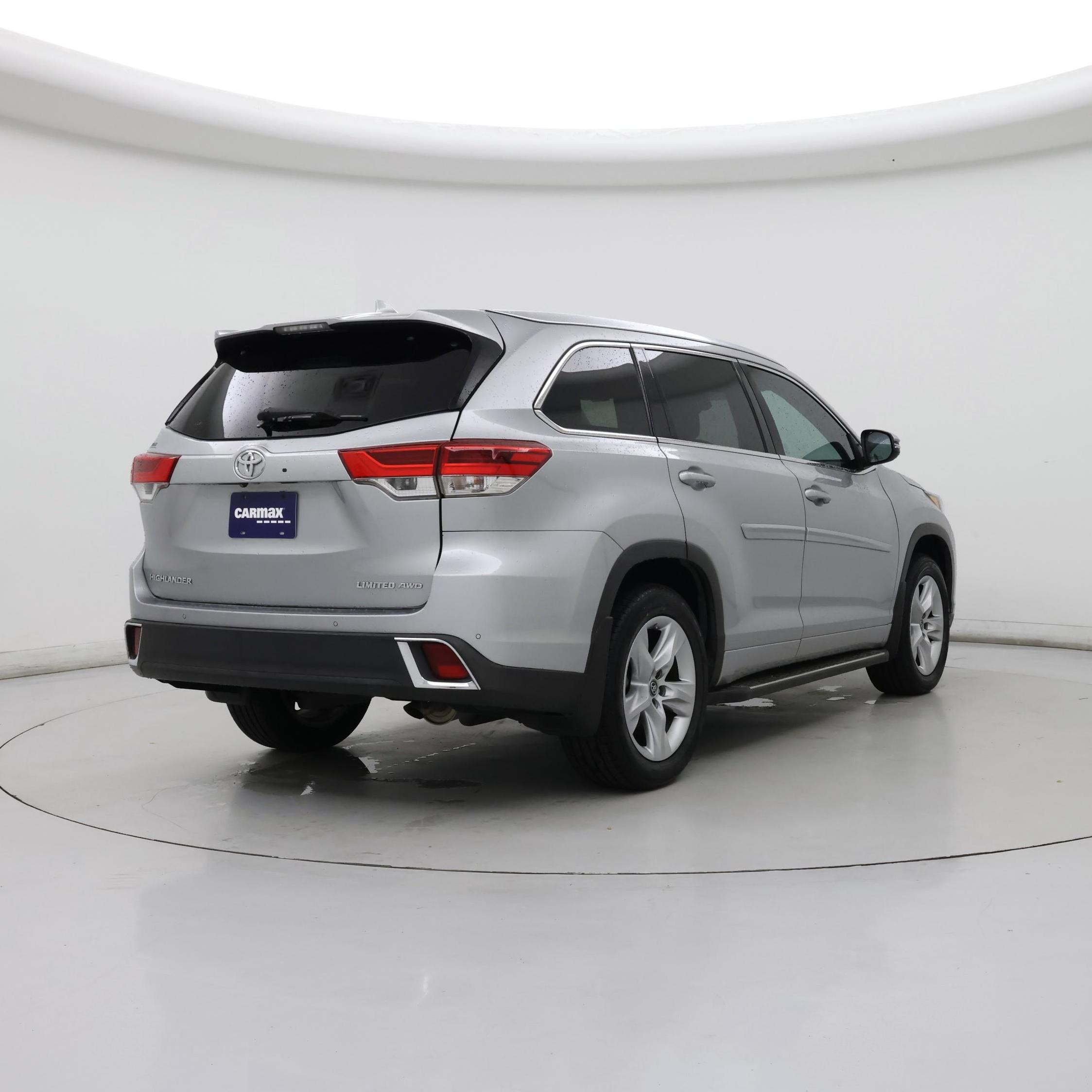 Thumbnail: 2017 Toyota Highlander - 8