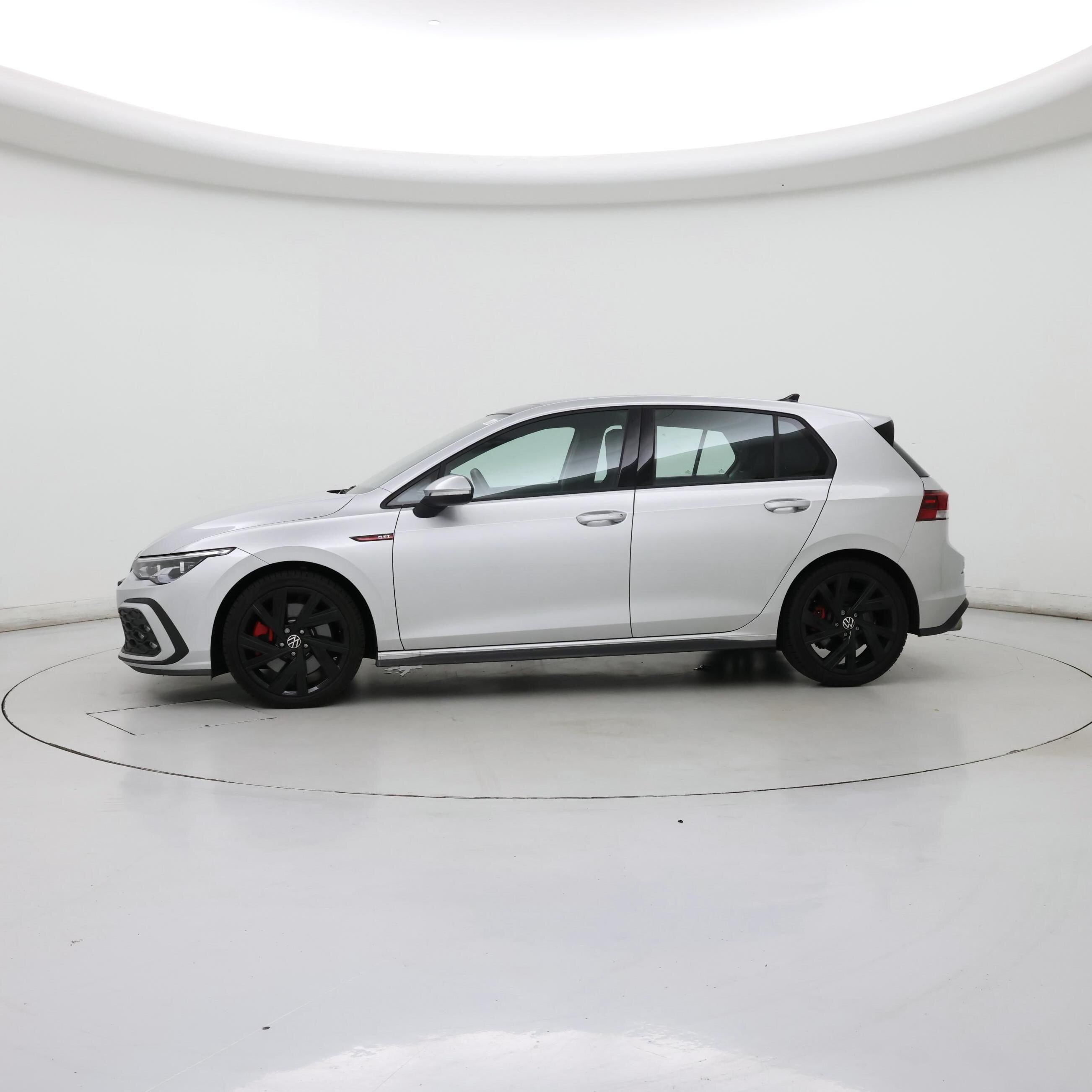 Thumbnail: 2023 Volkswagen Golf - 3