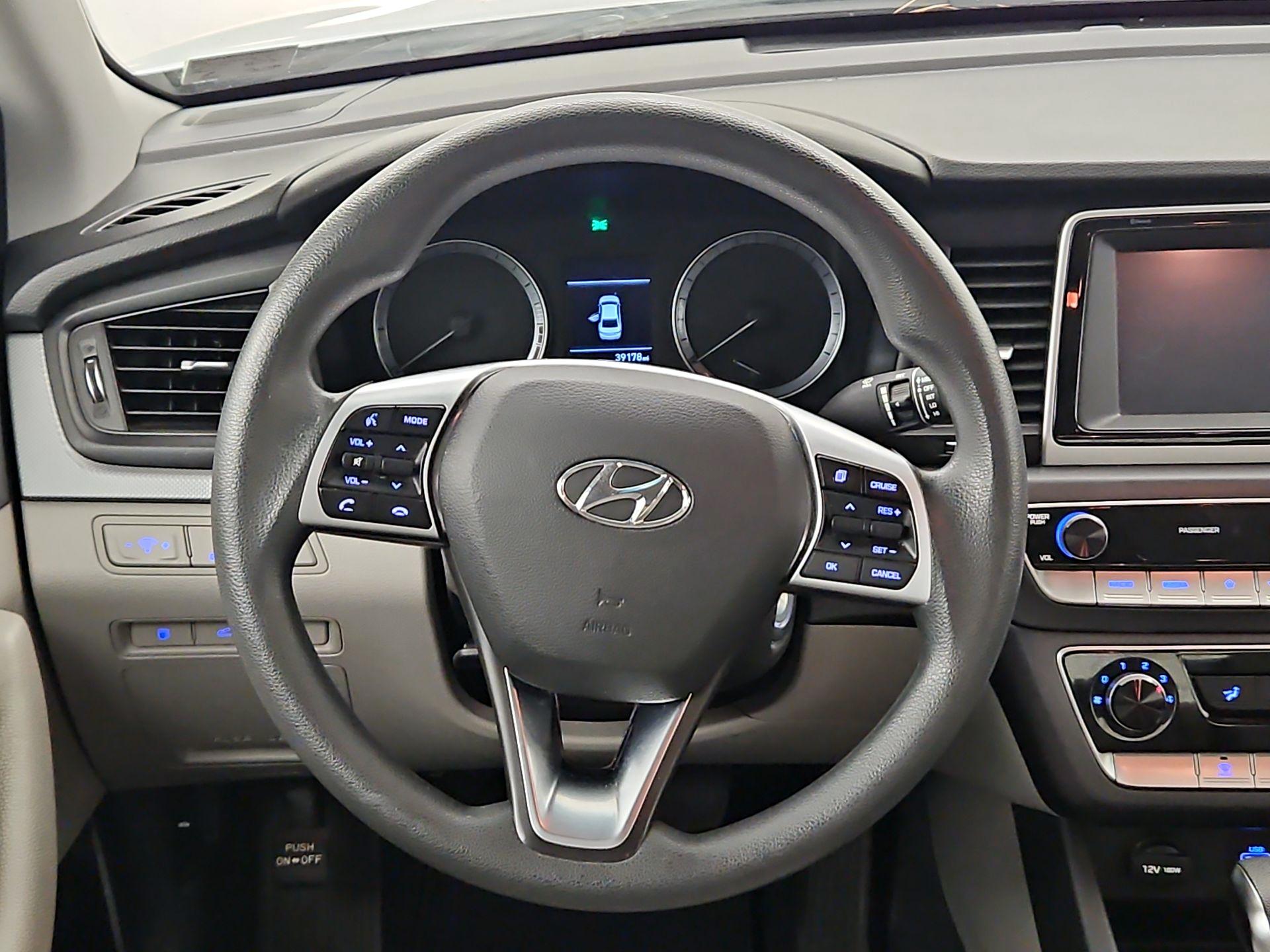 Thumbnail: 2019 Hyundai Sonata - 10