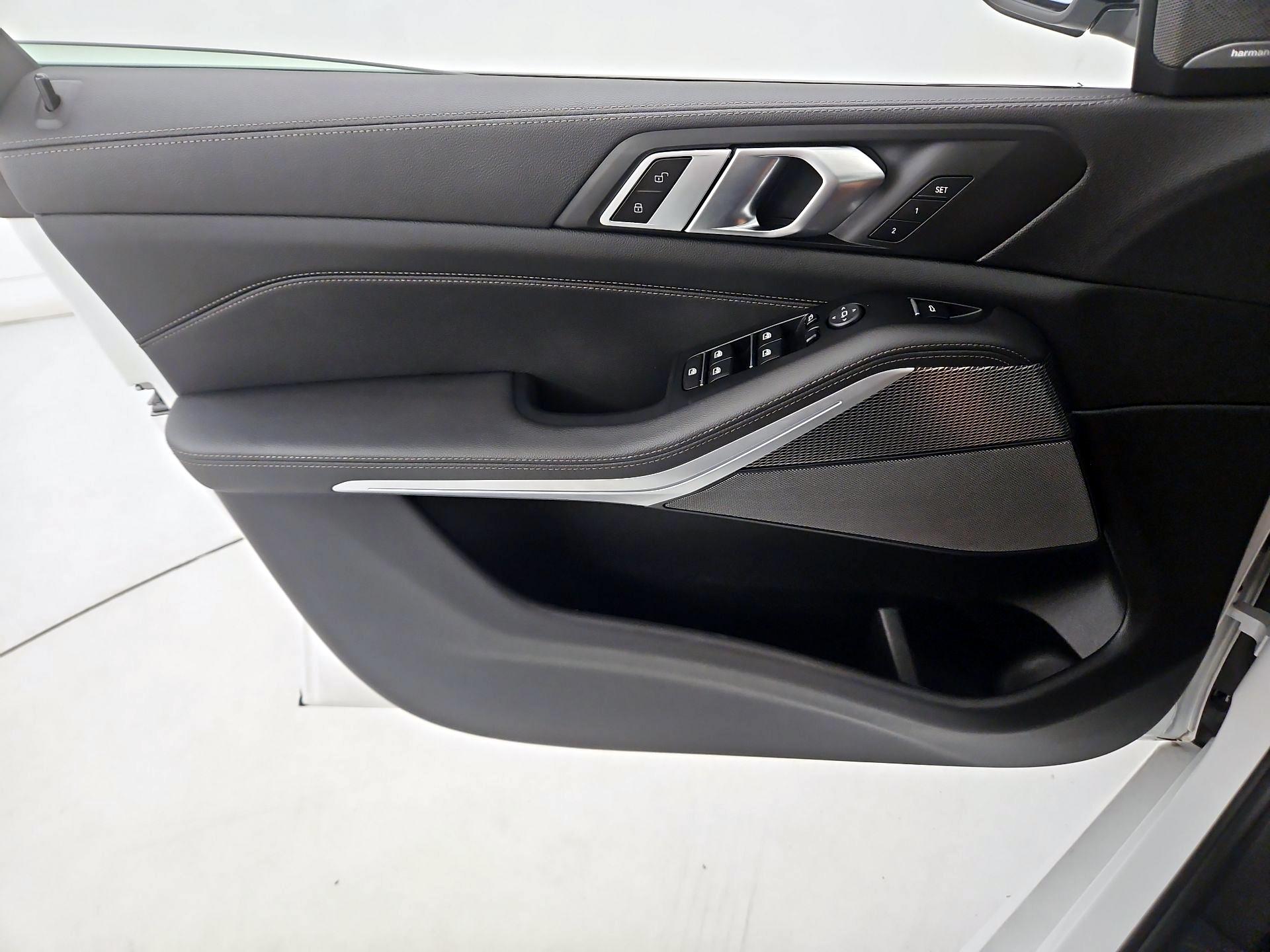 Thumbnail: 2021 BMW X5 - 12