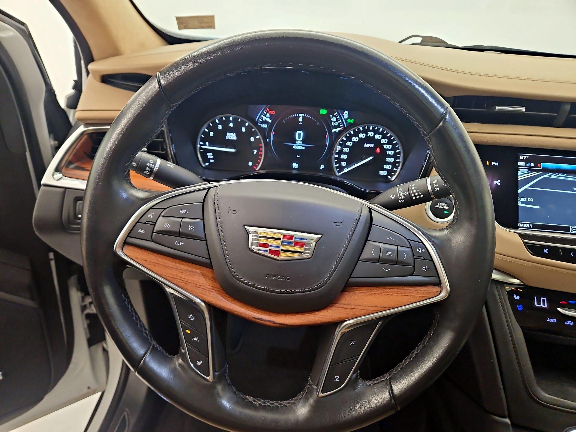 Thumbnail: 2019 Cadillac XT5 - 10