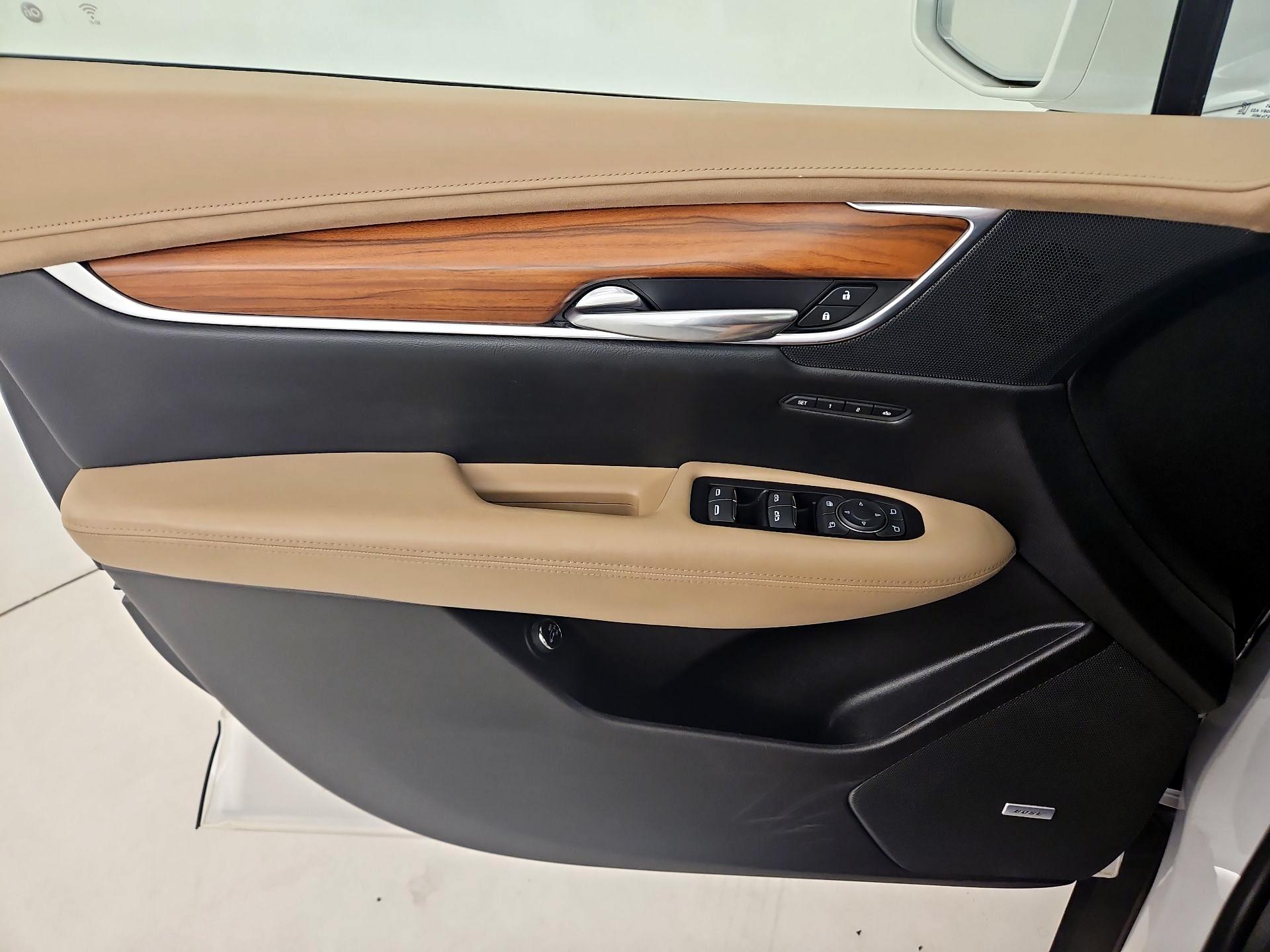 Thumbnail: 2019 Cadillac XT5 - 12