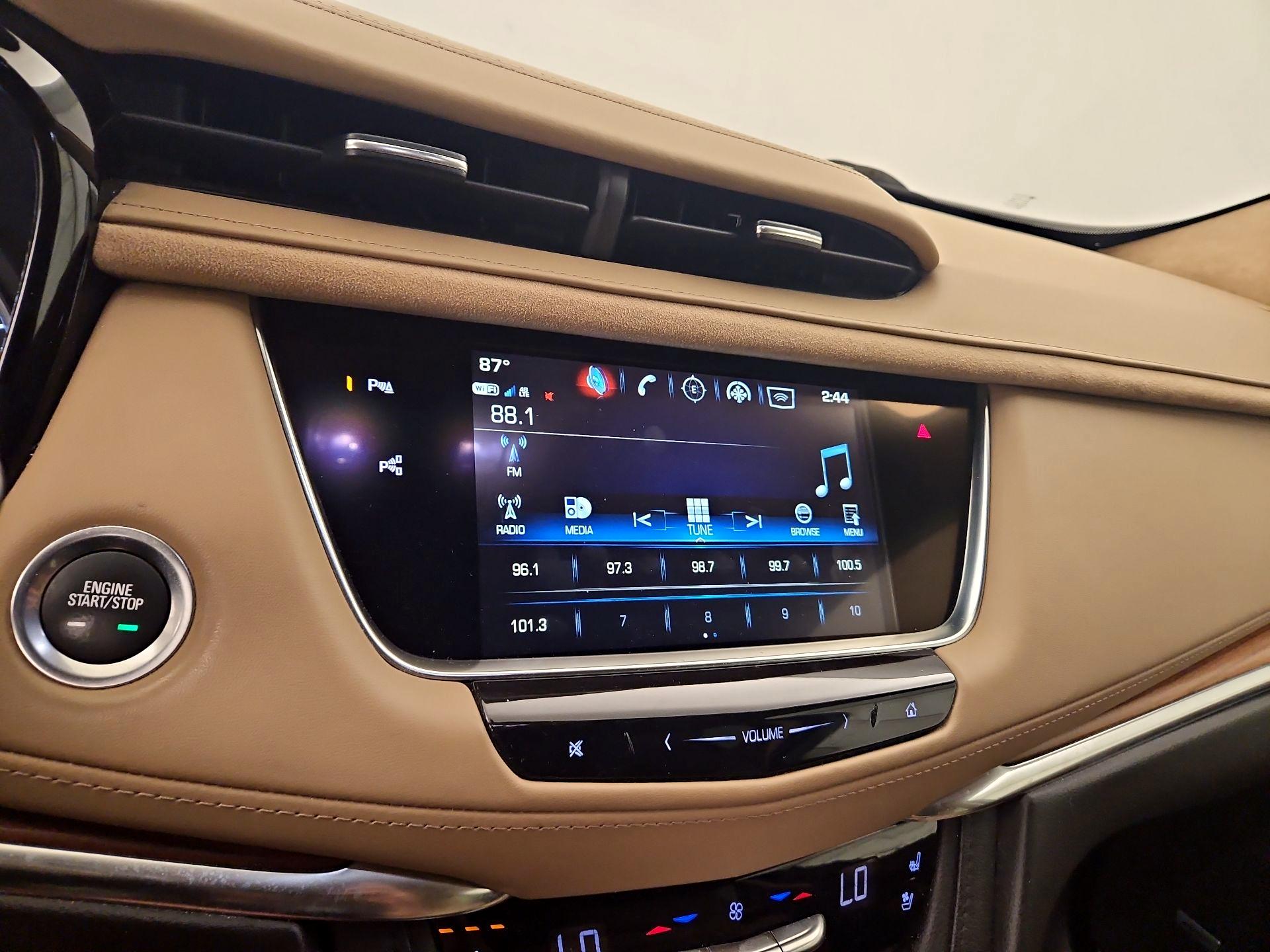 Thumbnail: 2019 Cadillac XT5 - 16