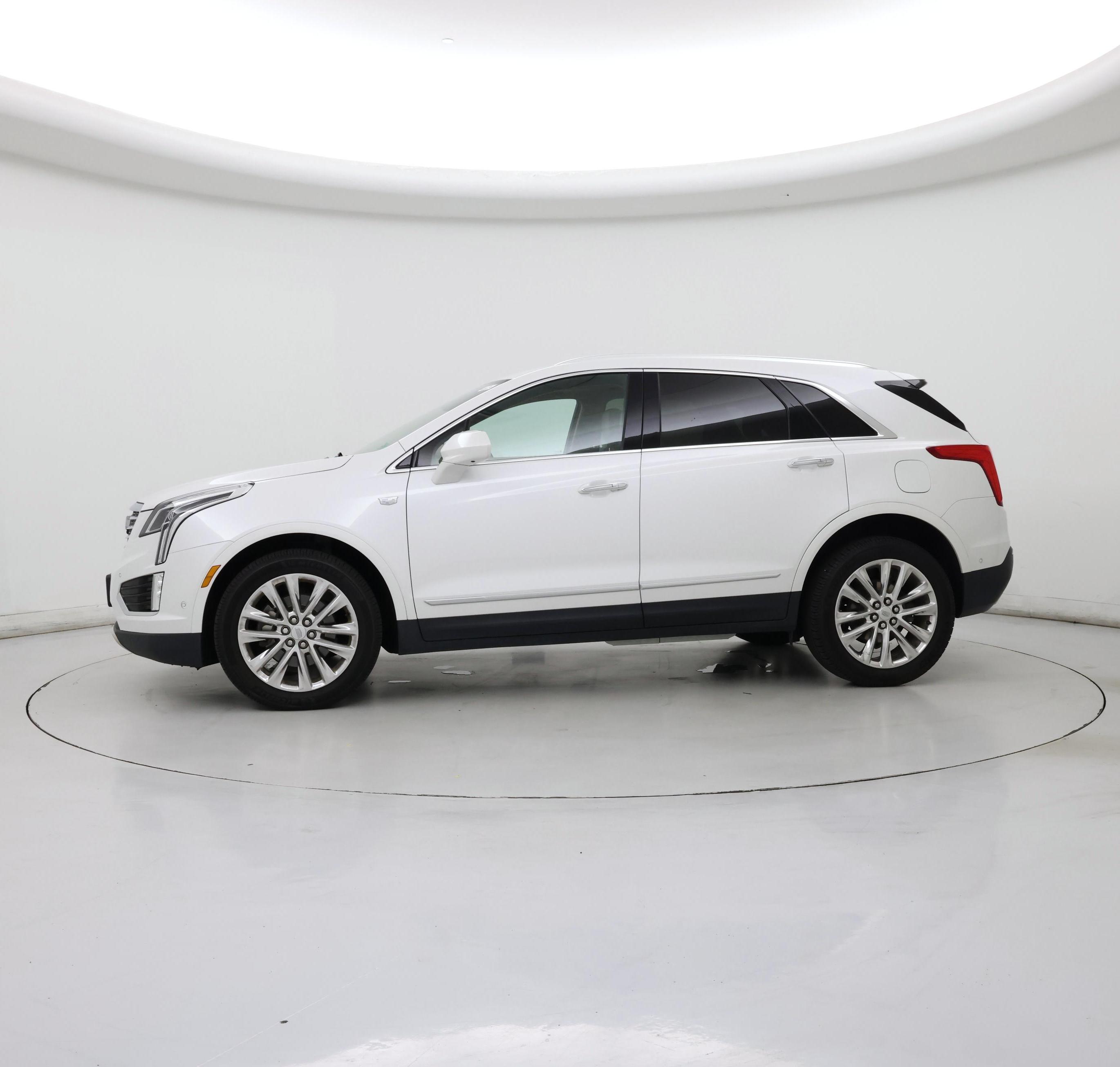 Thumbnail: 2019 Cadillac XT5 - 3