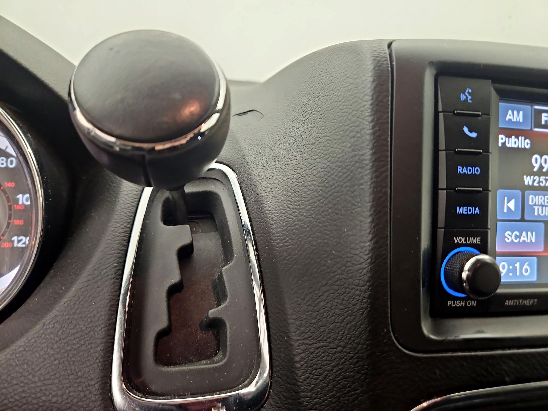 Thumbnail: 2019 Dodge Grand Caravan - 17