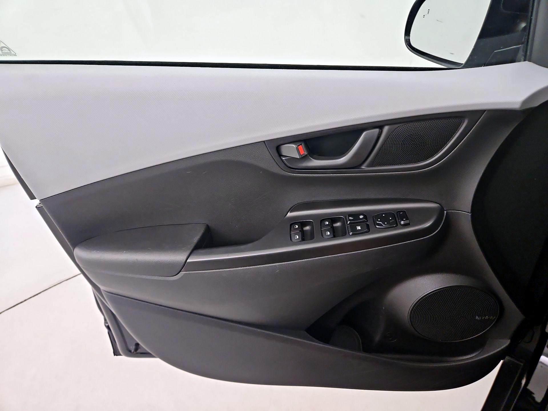 Thumbnail: 2020 Hyundai Kona - 12