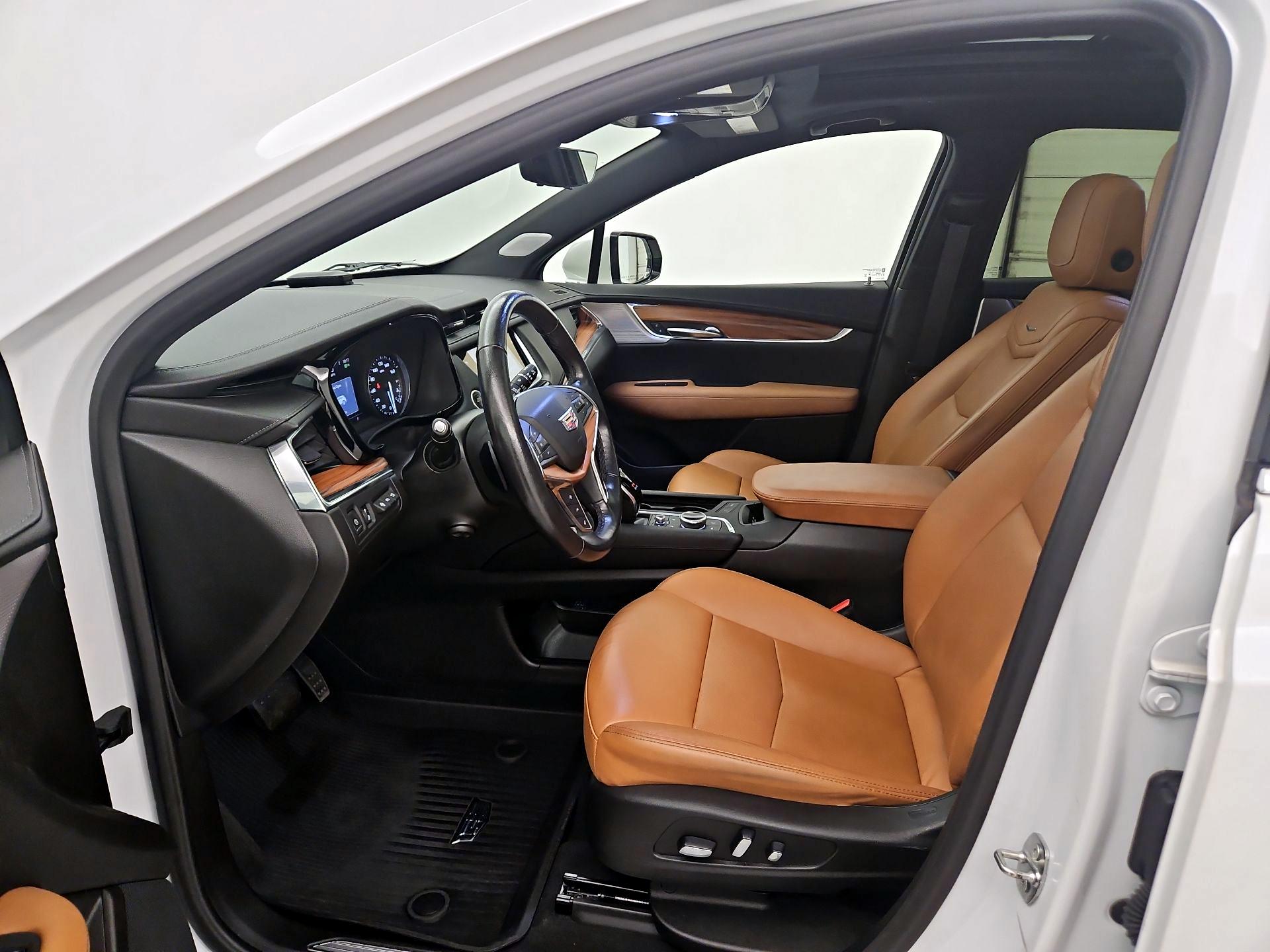 Thumbnail: 2021 Cadillac XT5 - 11