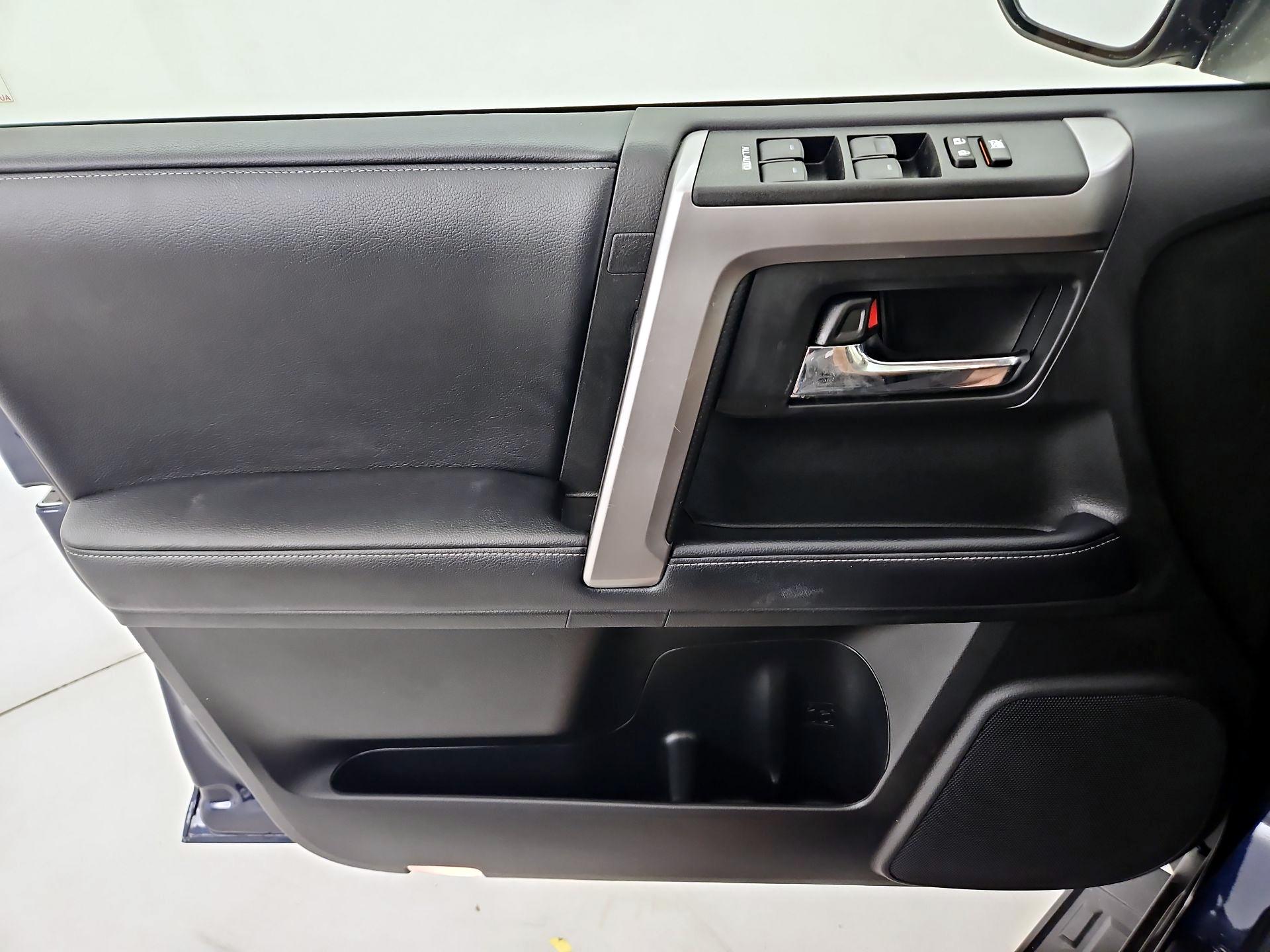 Thumbnail: 2019 Toyota 4Runner - 12