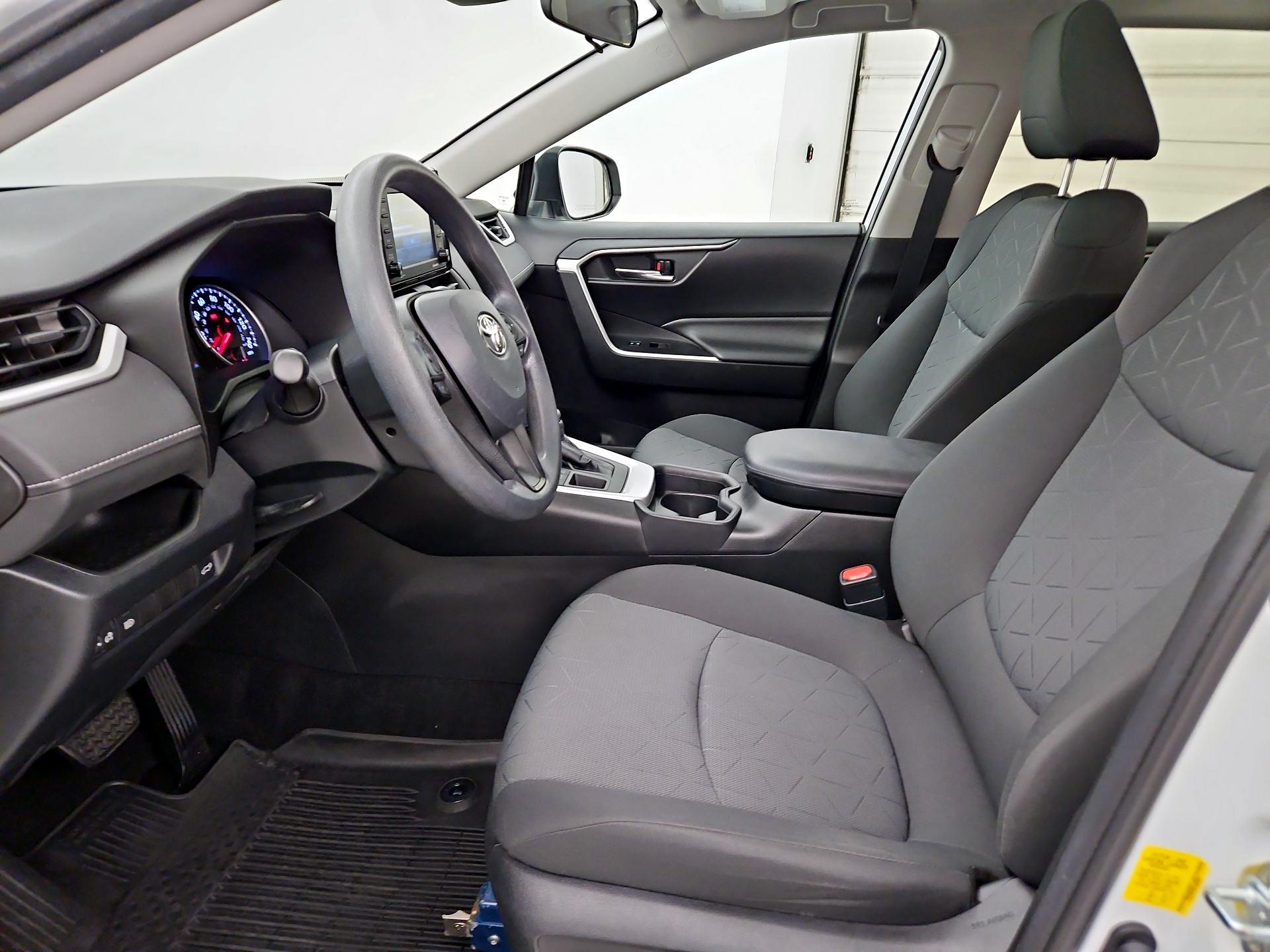 Thumbnail: 2020 Toyota RAV4 - 11