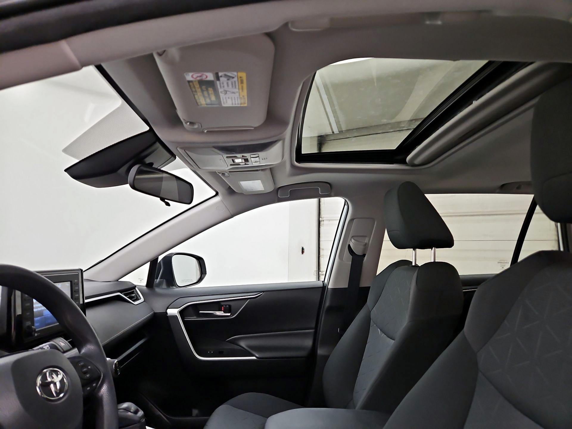 Thumbnail: 2020 Toyota RAV4 - 20