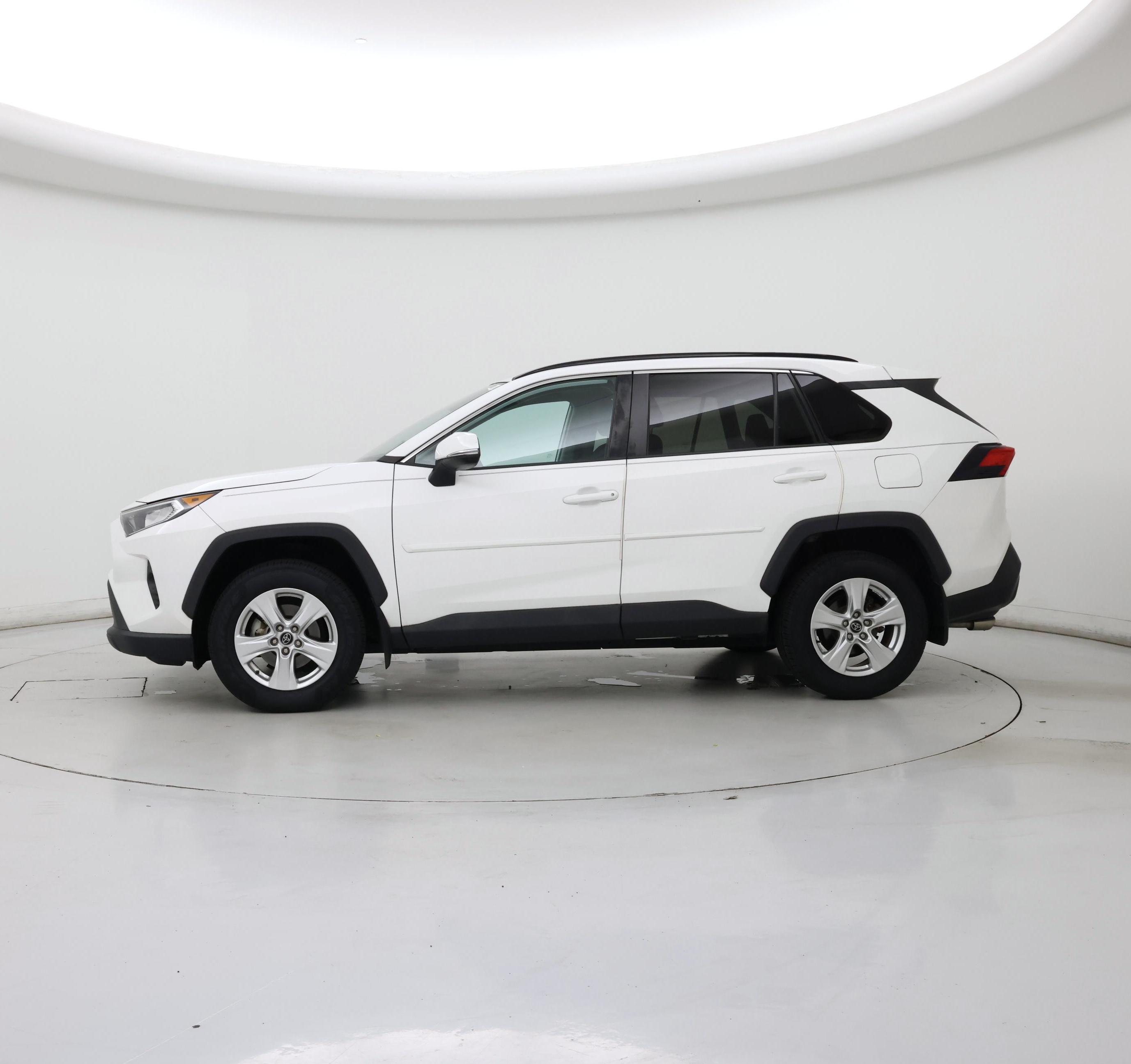 Thumbnail: 2020 Toyota RAV4 - 3
