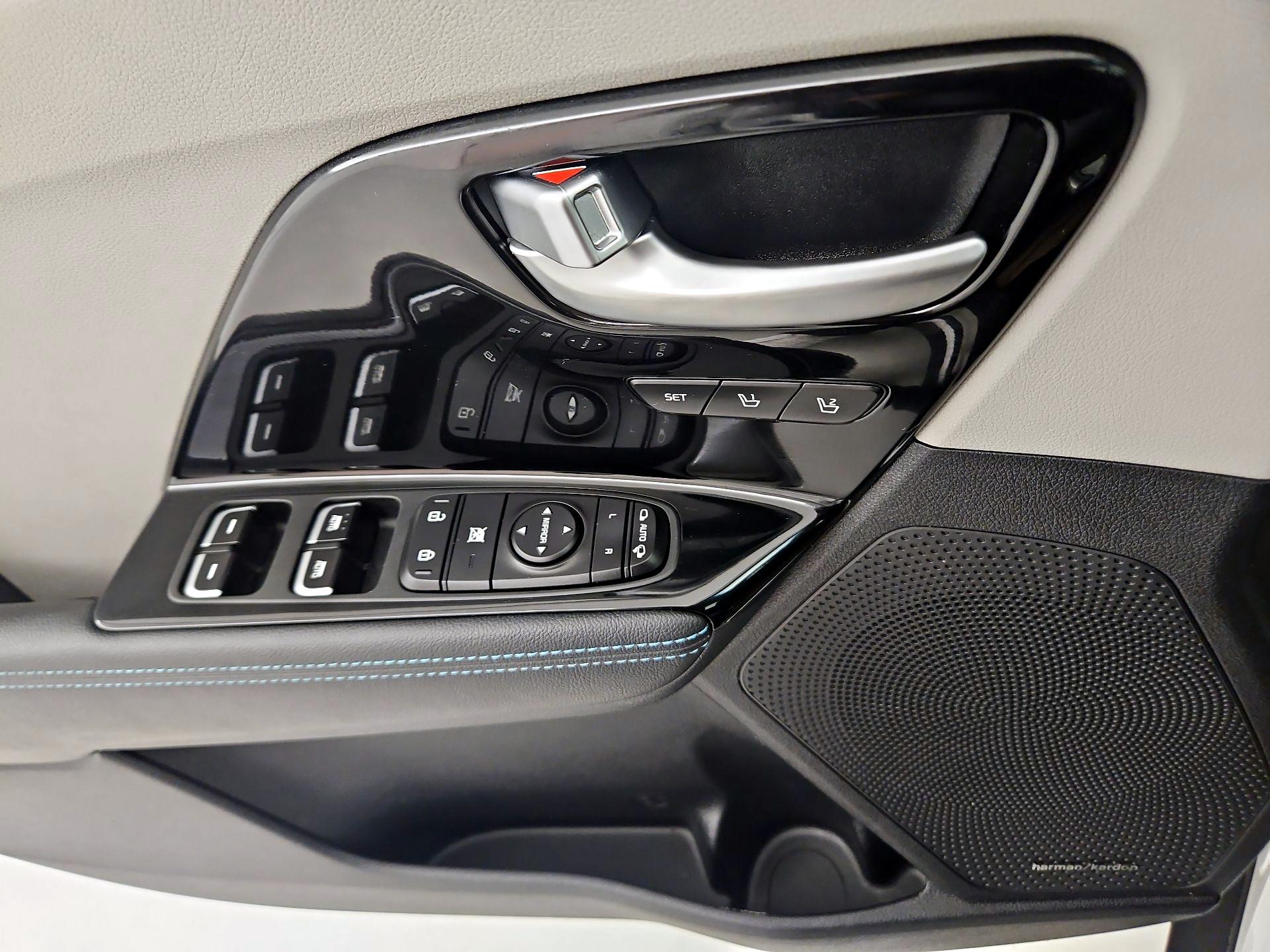 Thumbnail: 2019 Kia Niro - 12