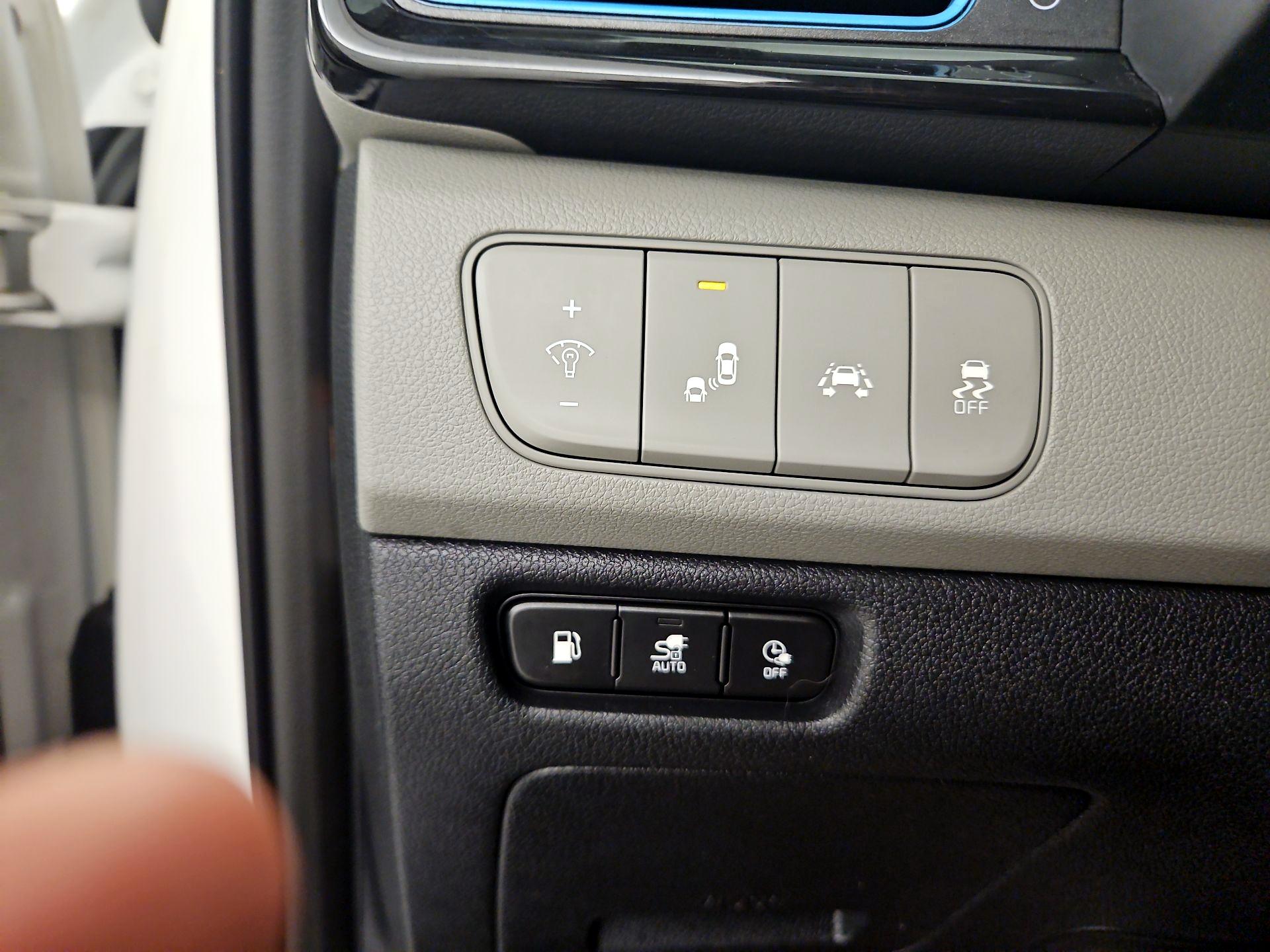 Thumbnail: 2019 Kia Niro - 13