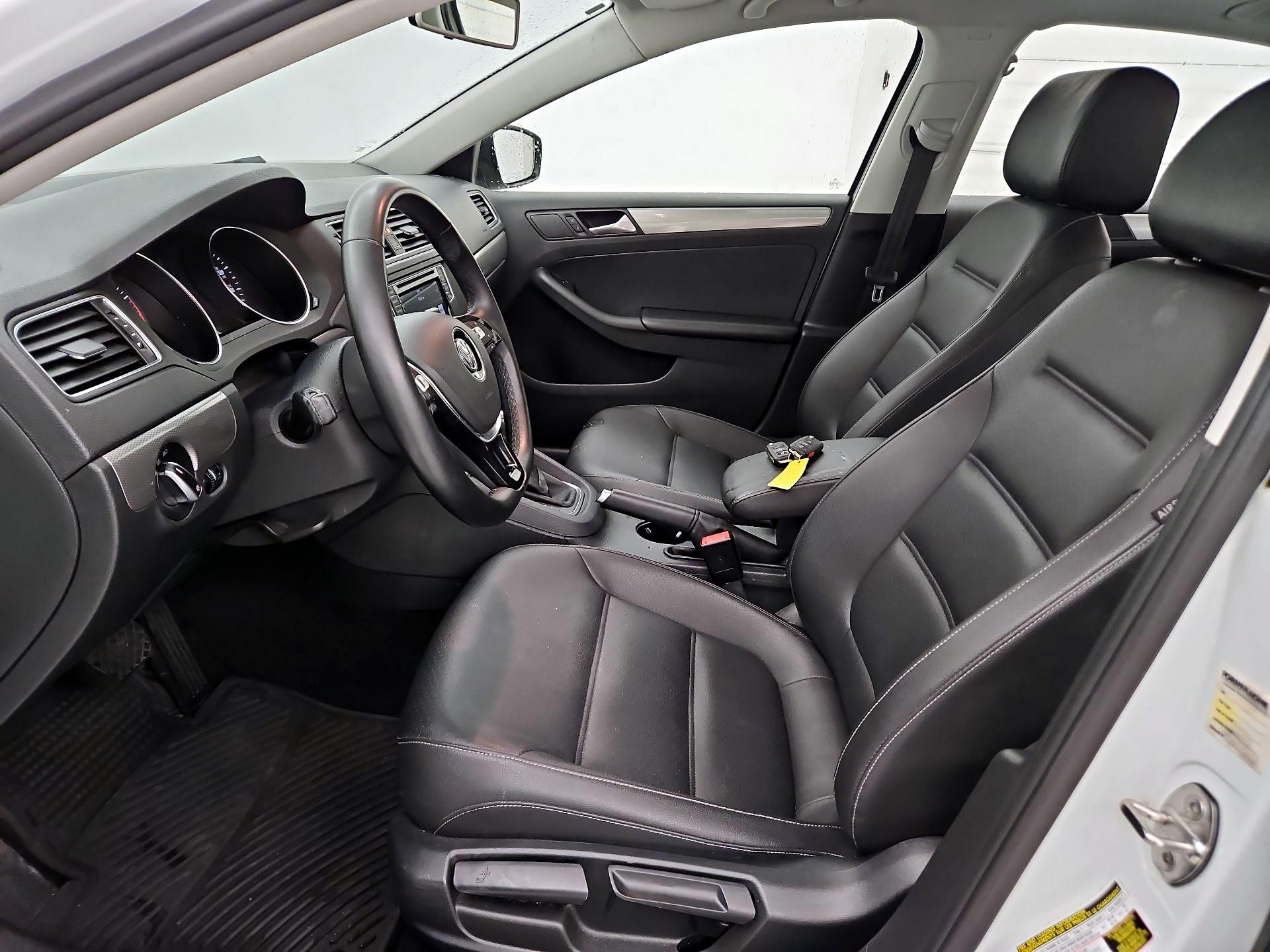 Thumbnail: 2018 Volkswagen Jetta - 11