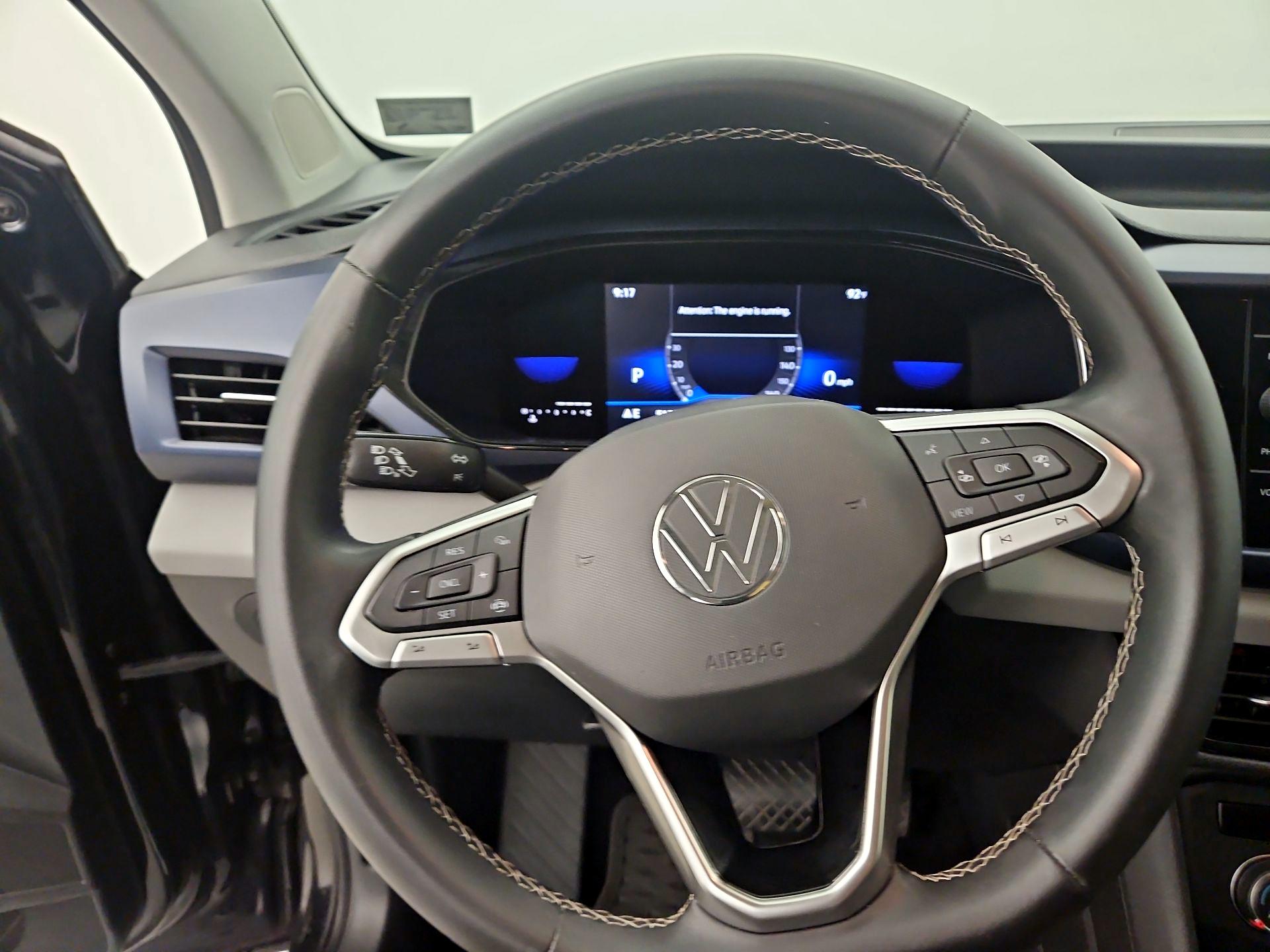 Thumbnail: 2022 Volkswagen Taos - 10