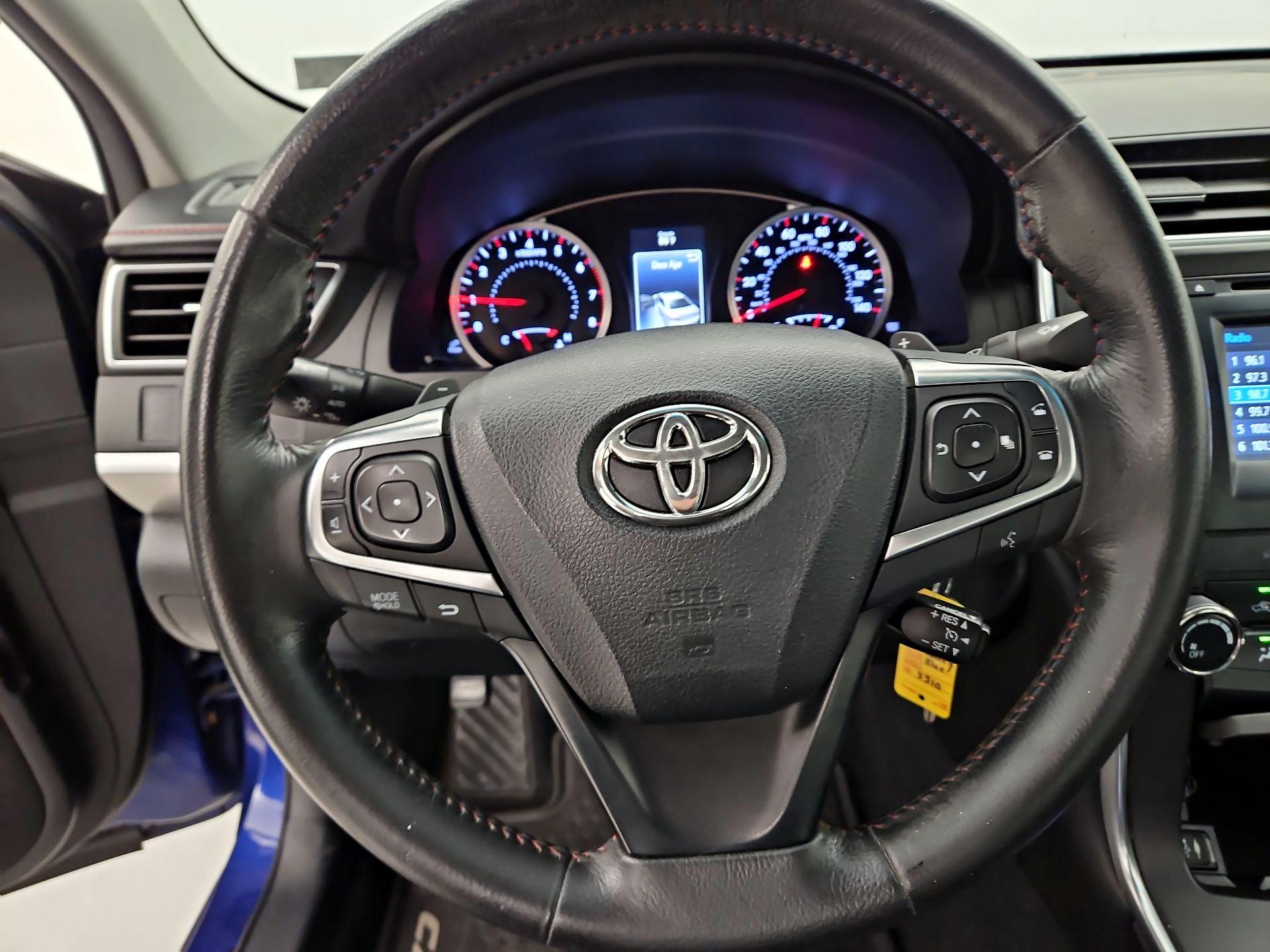 Thumbnail: 2015 Toyota Camry - 10
