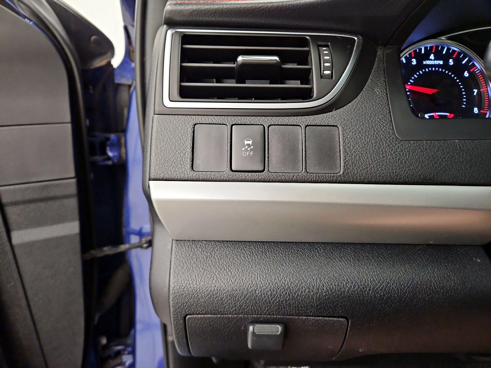 Thumbnail: 2015 Toyota Camry - 14