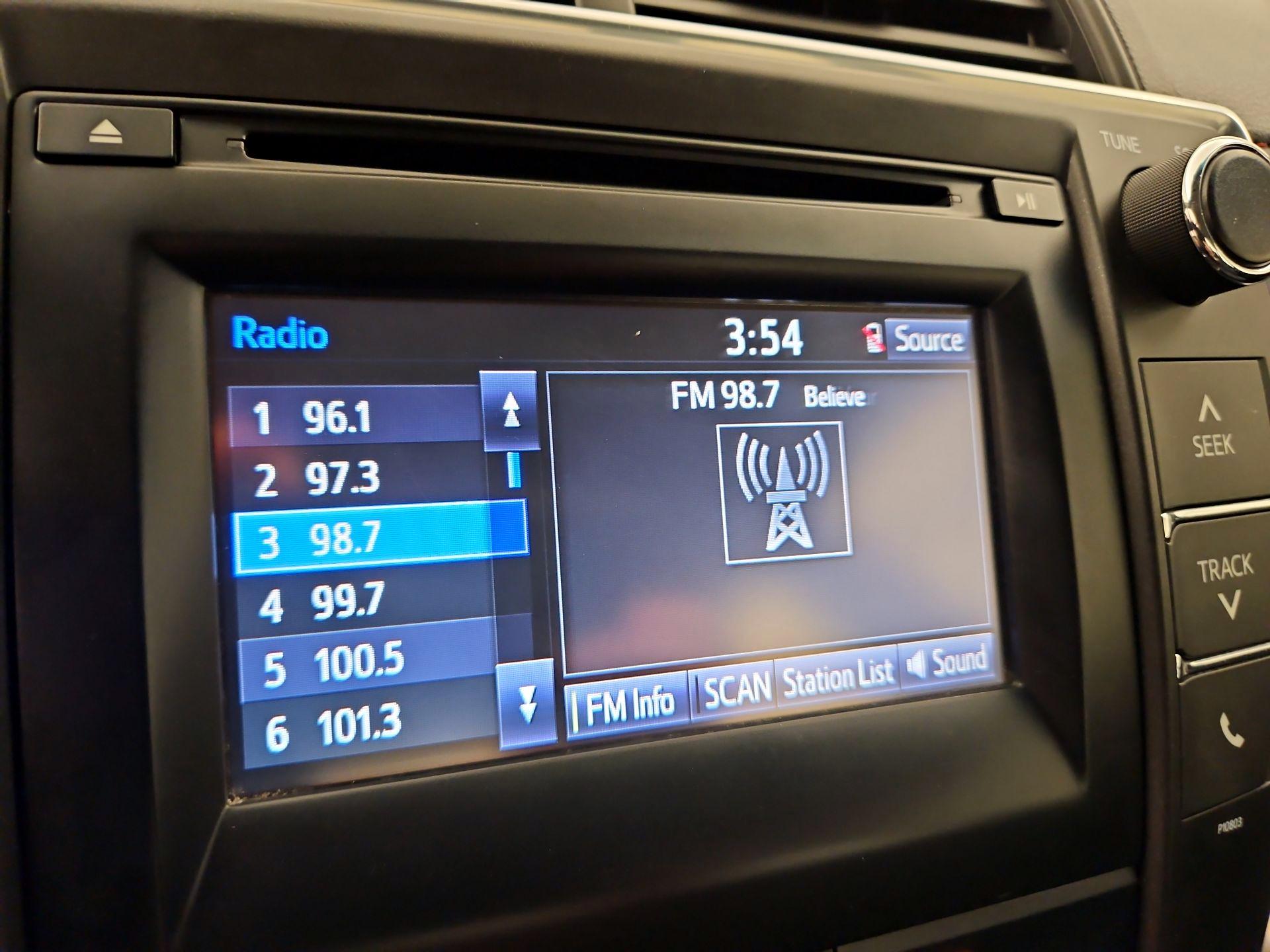 Thumbnail: 2015 Toyota Camry - 16