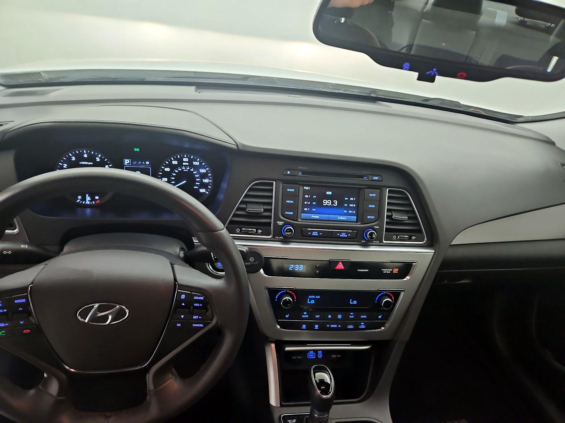 Thumbnail: 2015 Hyundai Sonata - 9