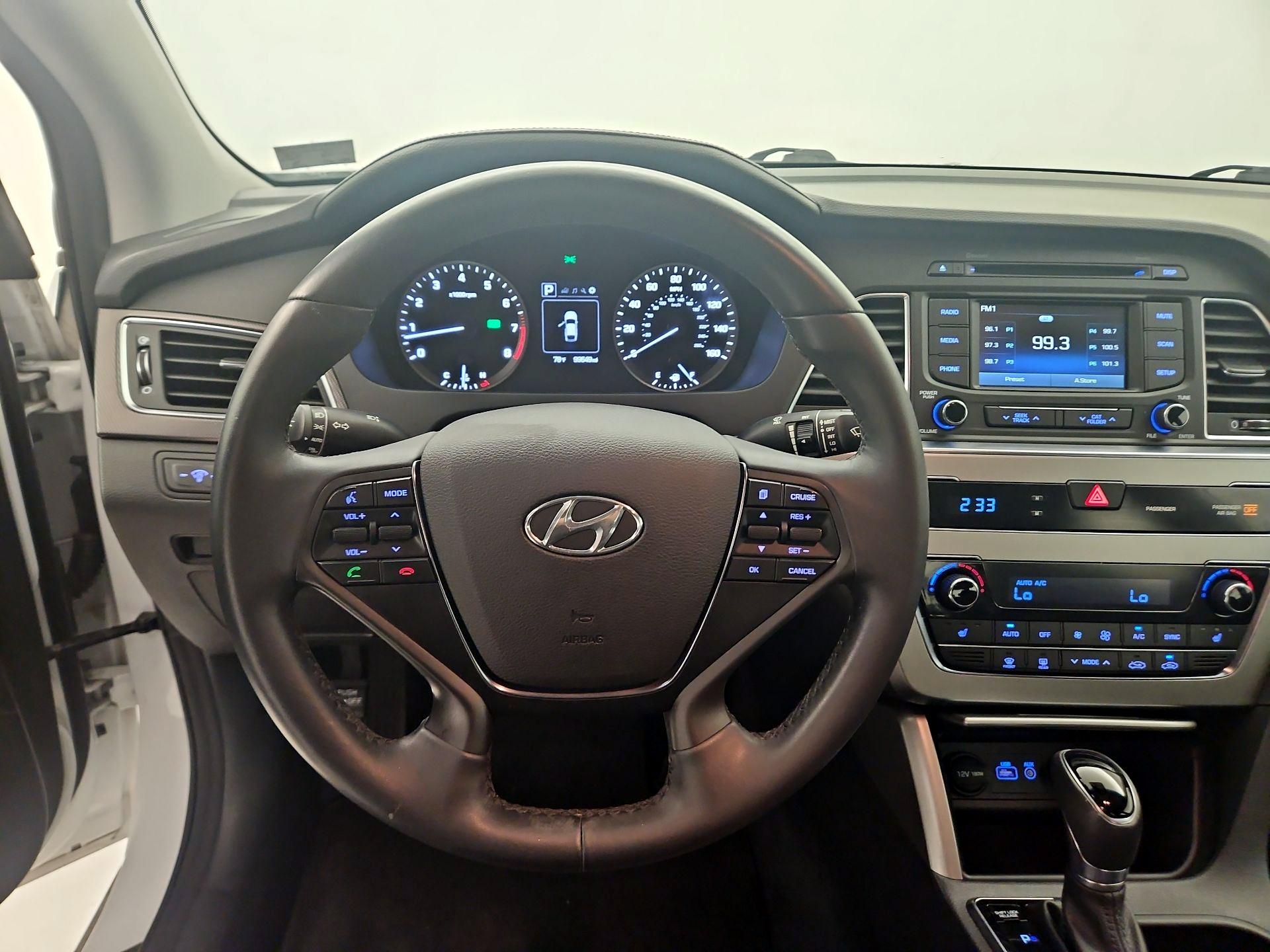 Thumbnail: 2015 Hyundai Sonata - 10