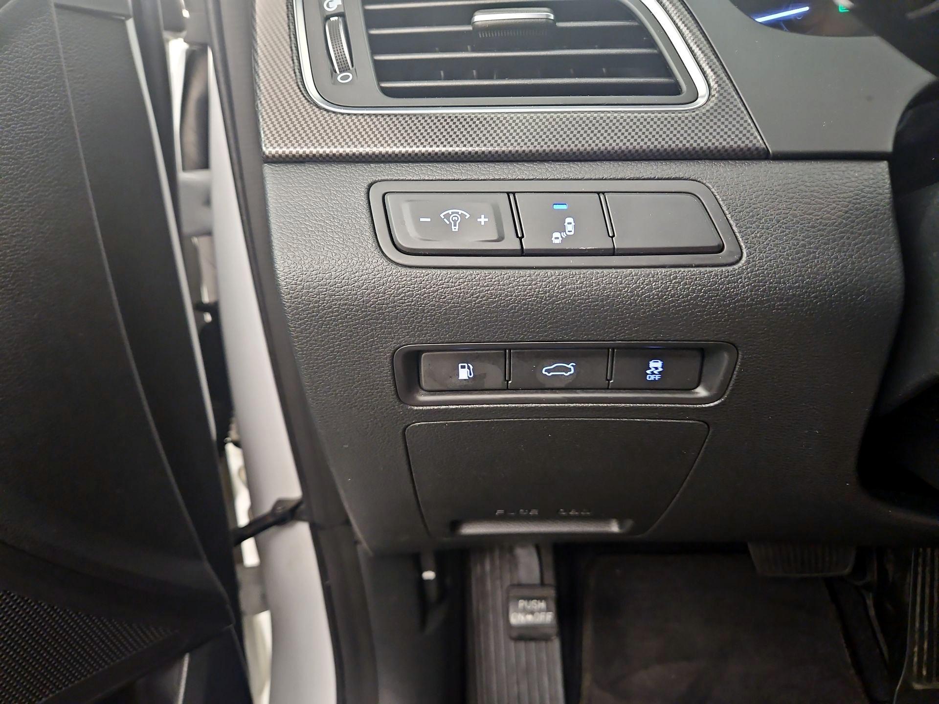 Thumbnail: 2015 Hyundai Sonata - 13