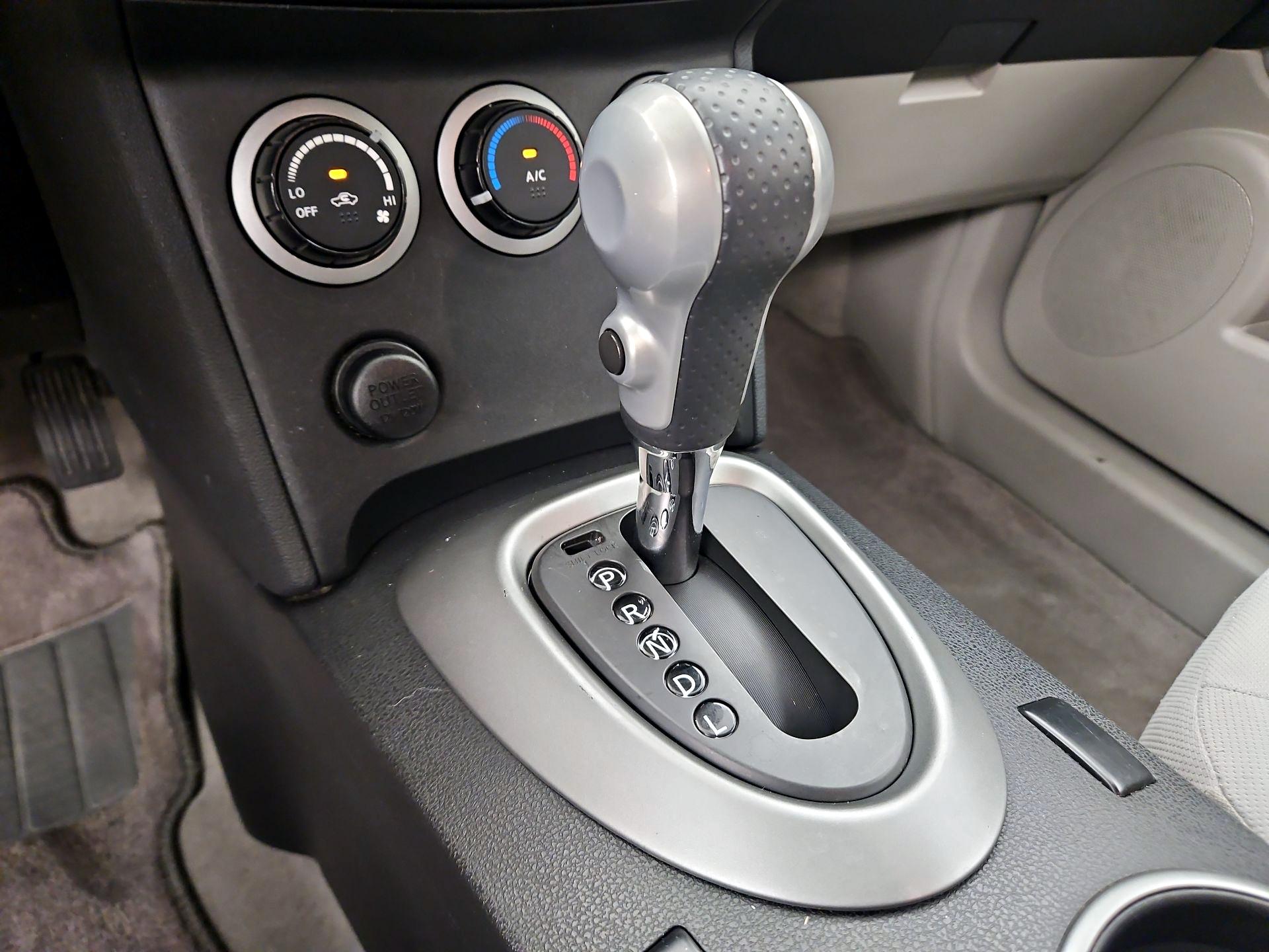 Thumbnail: 2015 Nissan Rogue - 16