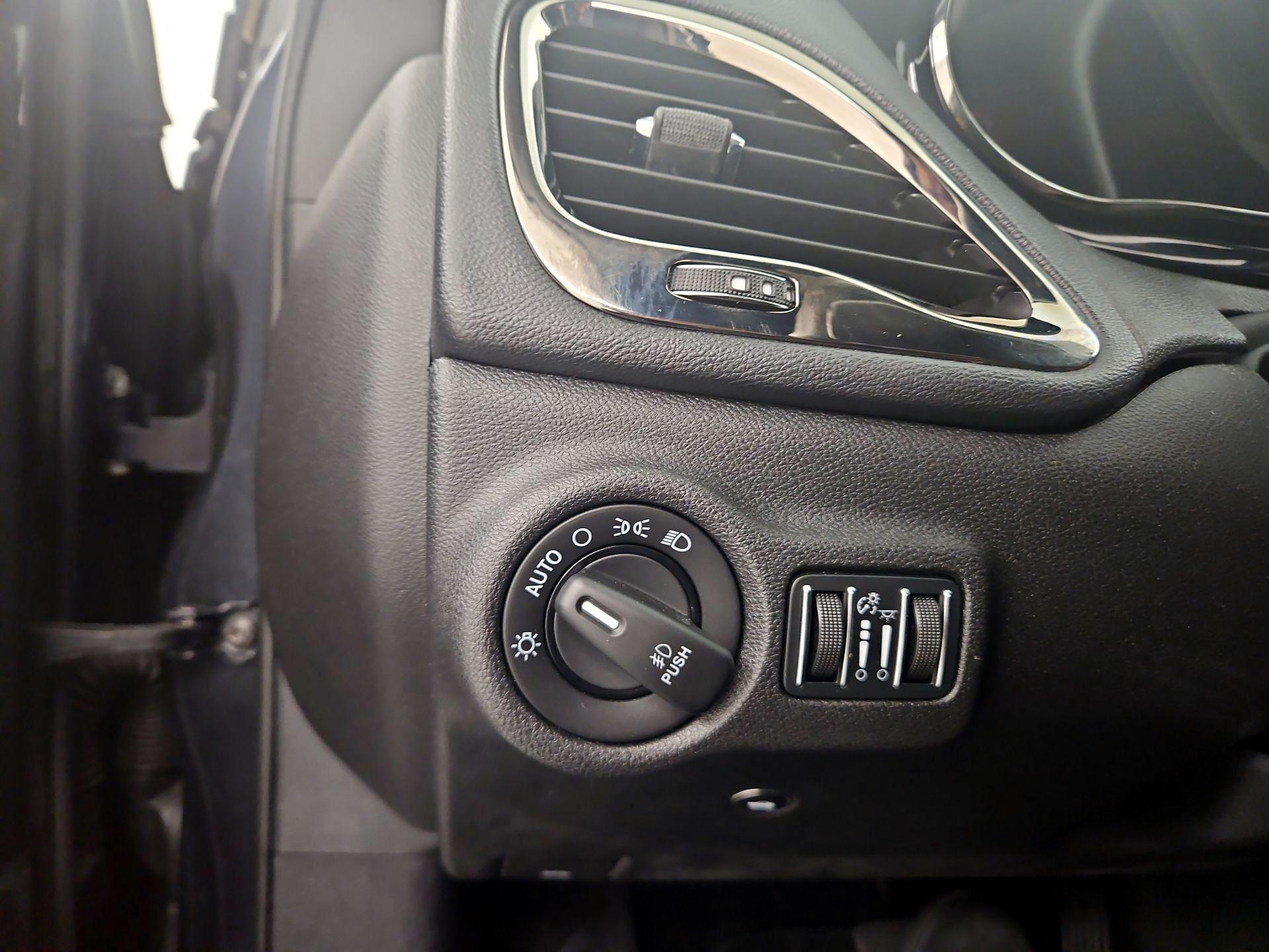 Thumbnail: 2014 Dodge Dart - 13