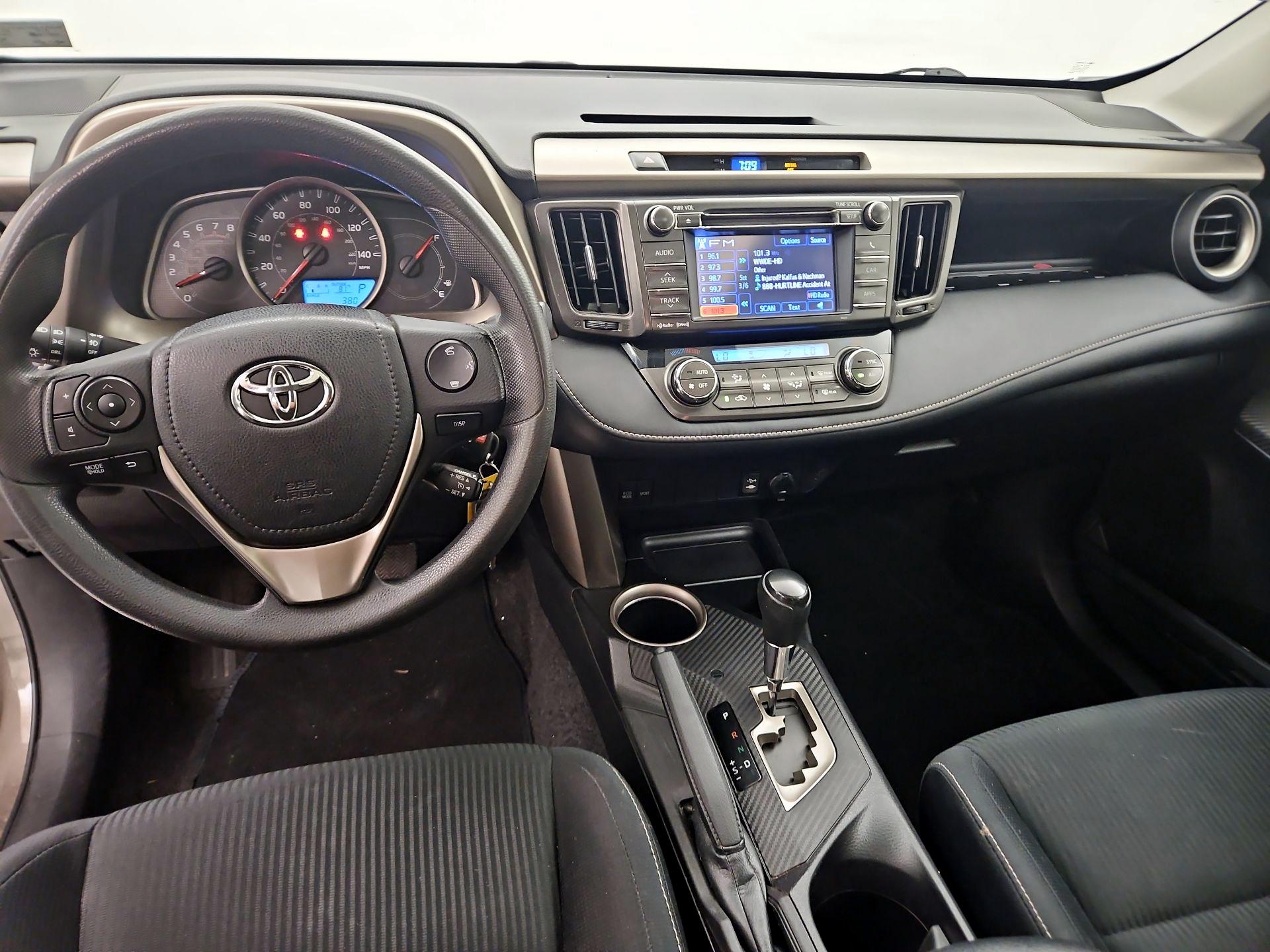 Thumbnail: 2013 Toyota RAV4 - 9