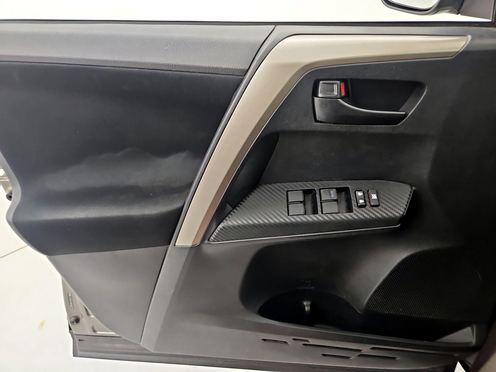 Thumbnail: 2013 Toyota RAV4 - 12