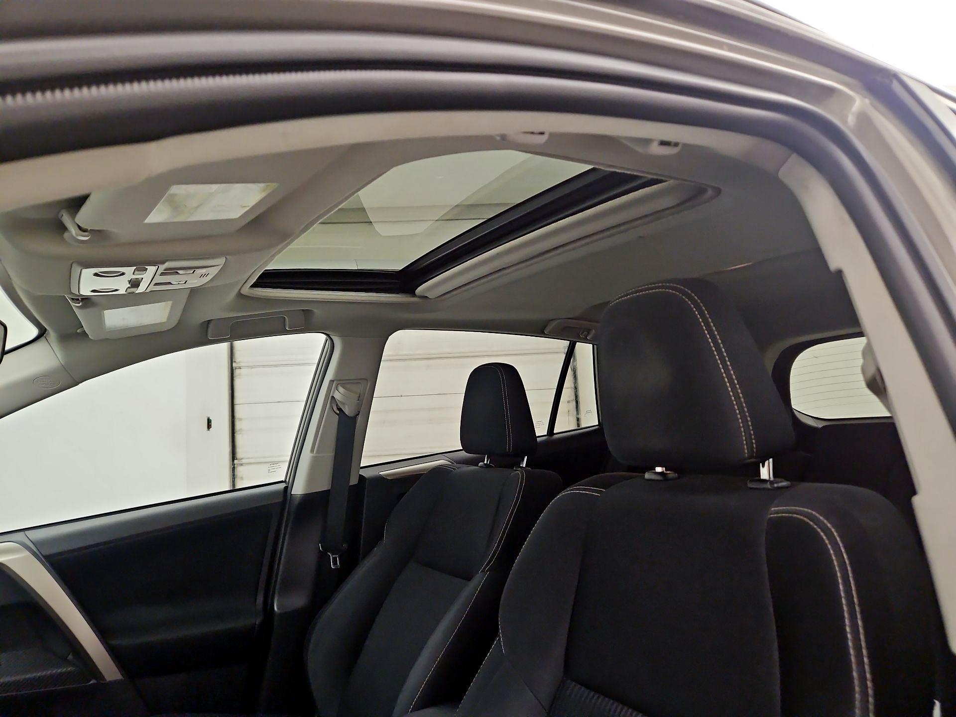 Thumbnail: 2013 Toyota RAV4 - 19