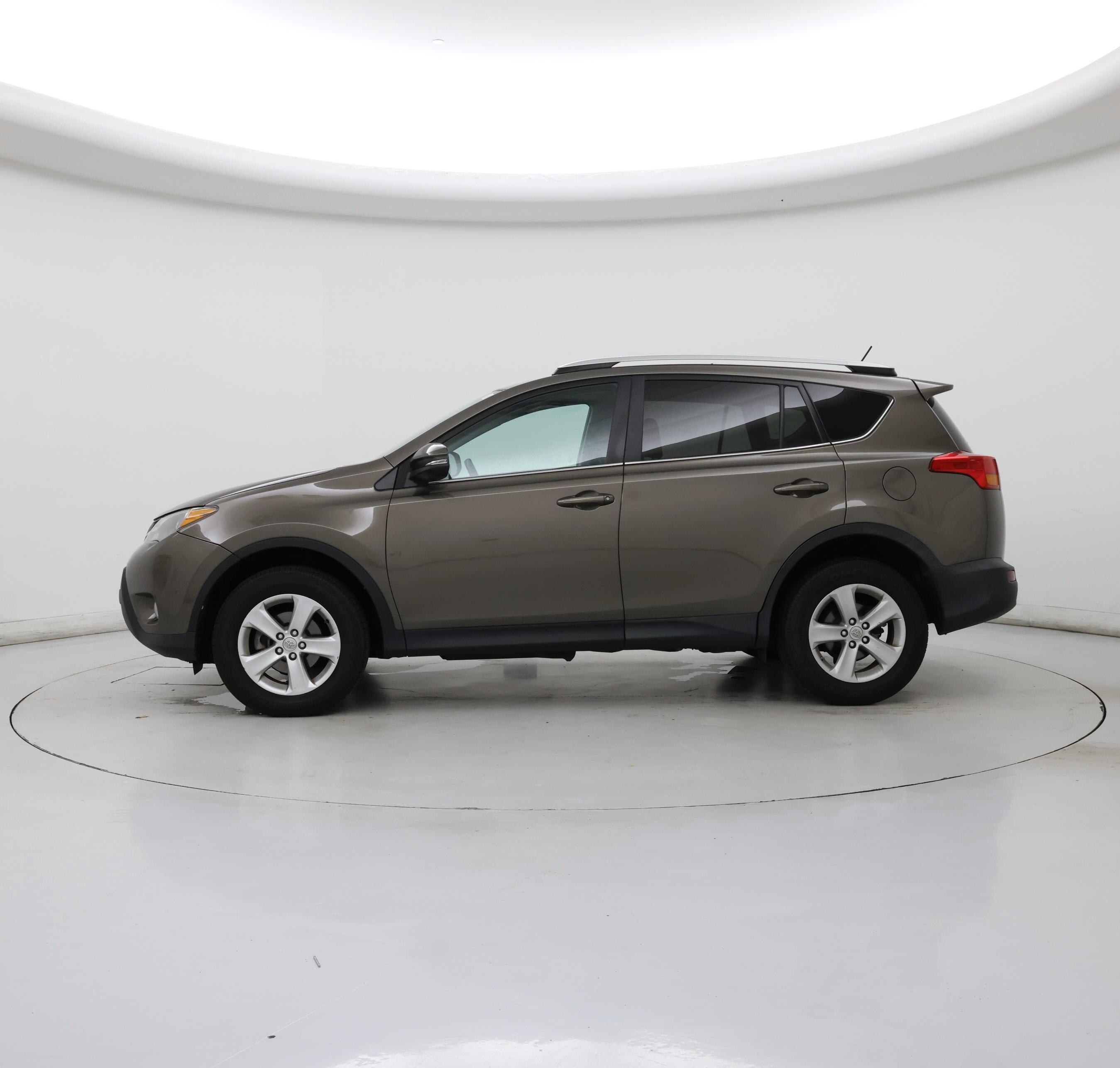 Thumbnail: 2013 Toyota RAV4 - 3