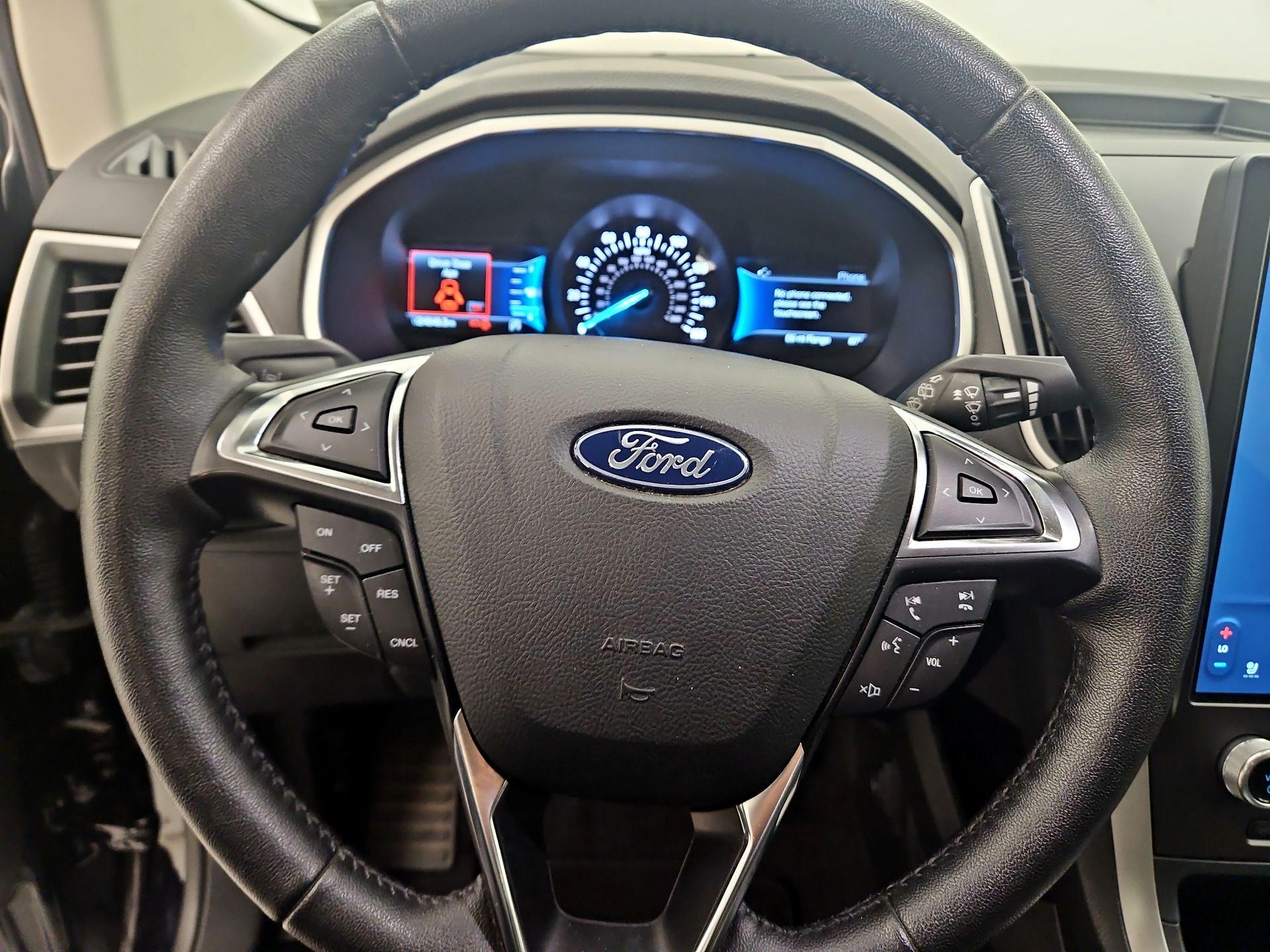 Thumbnail: 2016 Ford Edge - 10