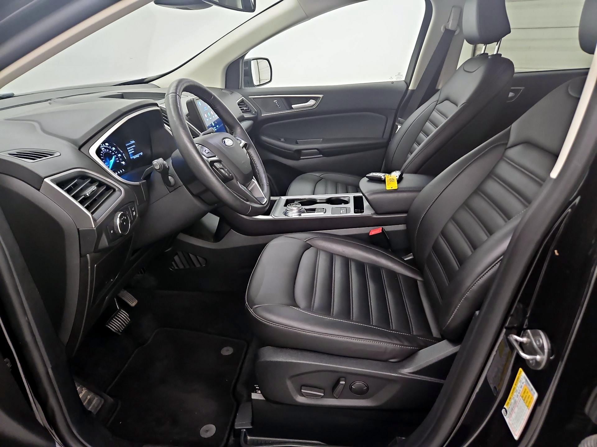 Thumbnail: 2016 Ford Edge - 11