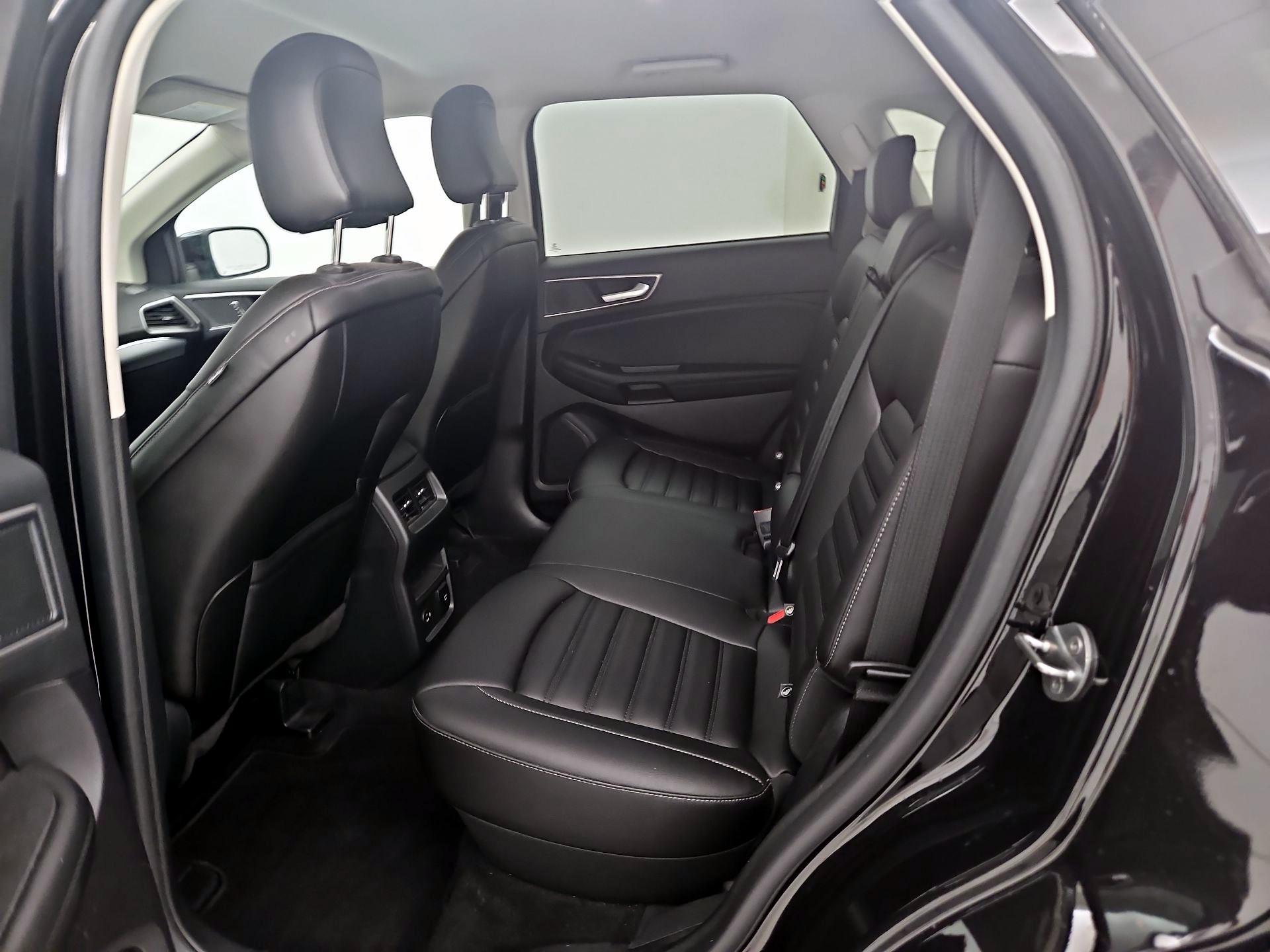 Thumbnail: 2016 Ford Edge - 19