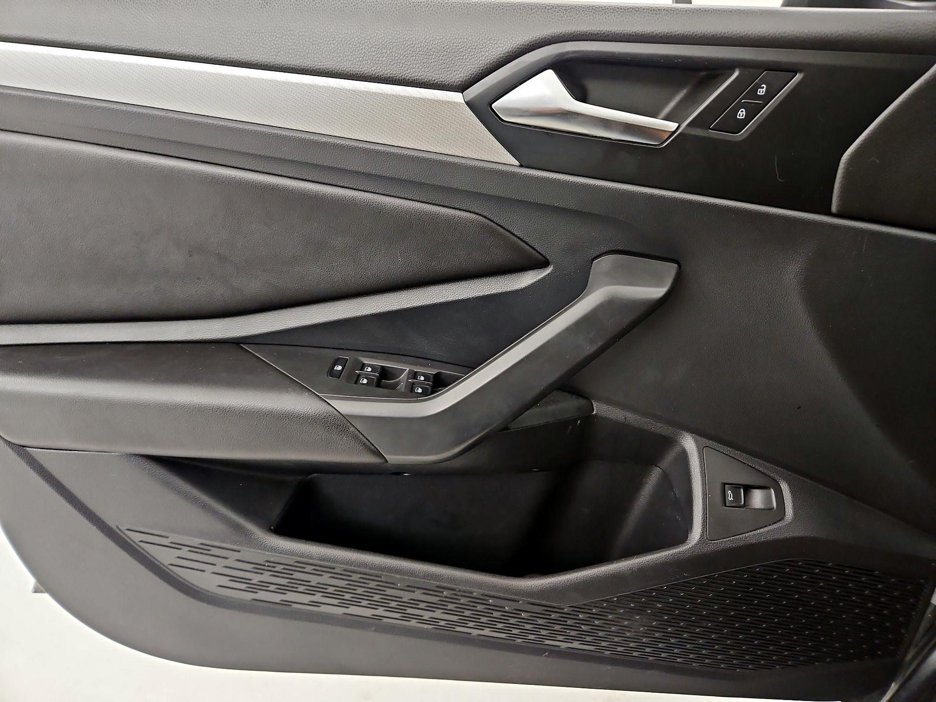 Thumbnail: 2019 Volkswagen Jetta - 12