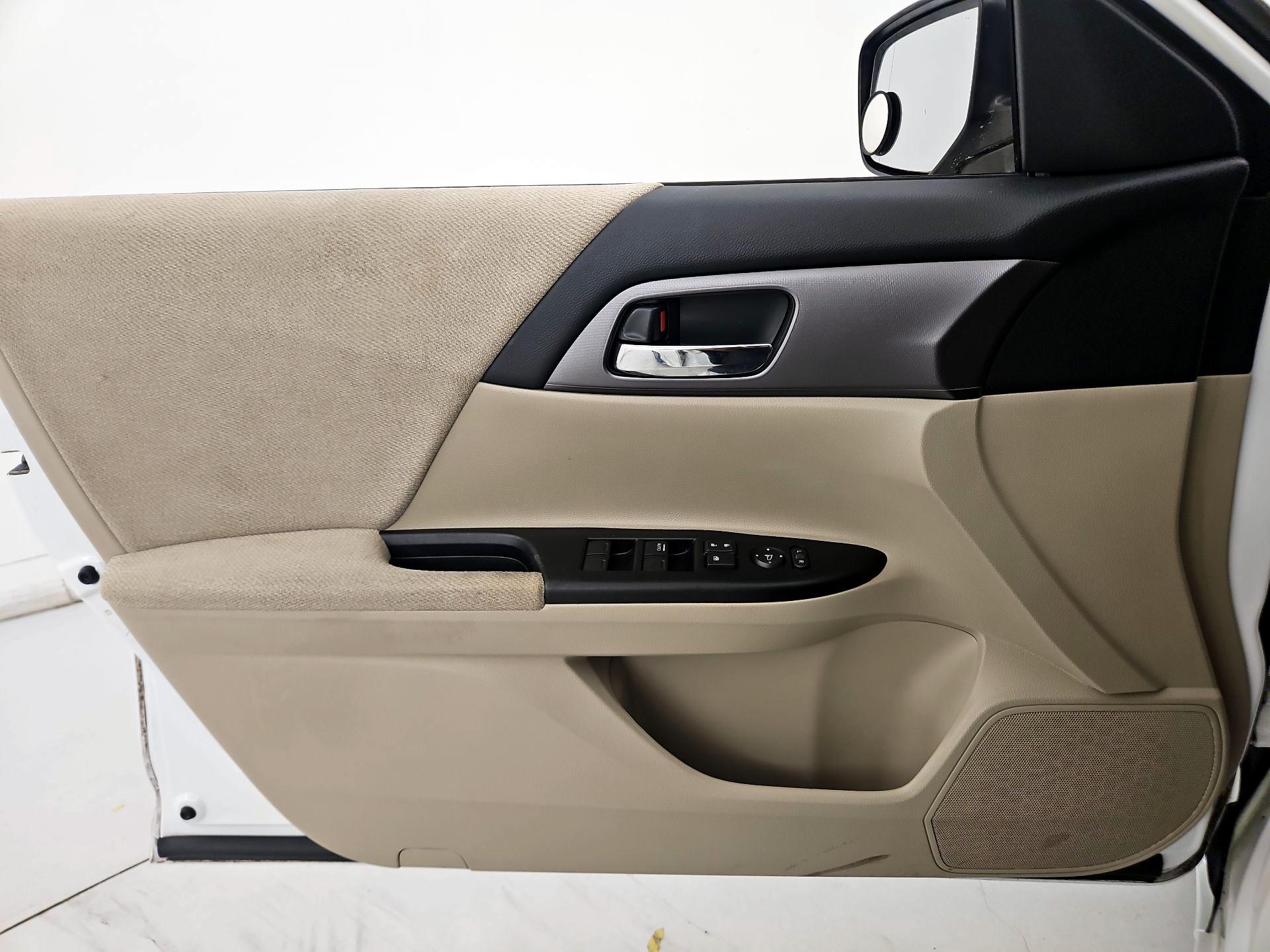 Thumbnail: 2013 Honda Accord - 12