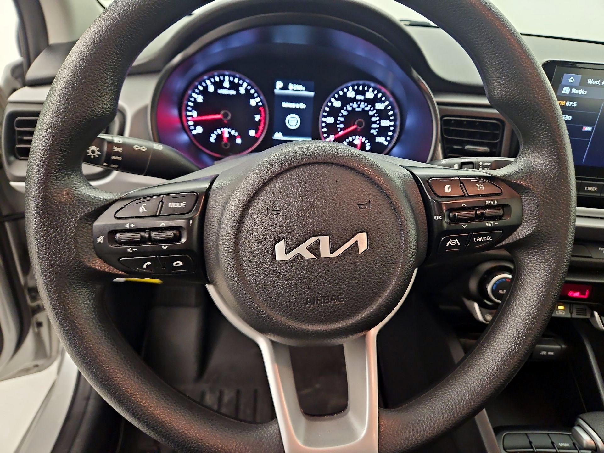 Thumbnail: 2022 Kia Rio - 10
