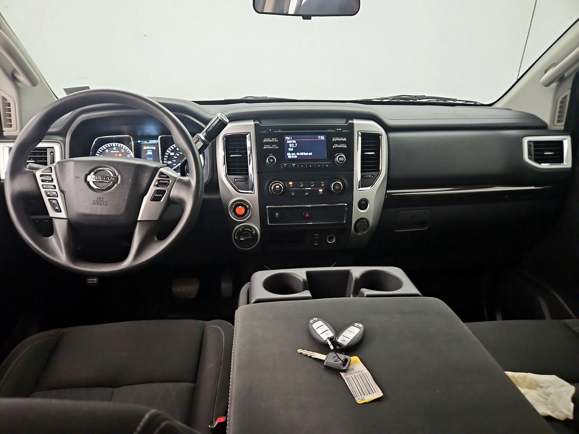 Thumbnail: 2017 Nissan Titan - 9