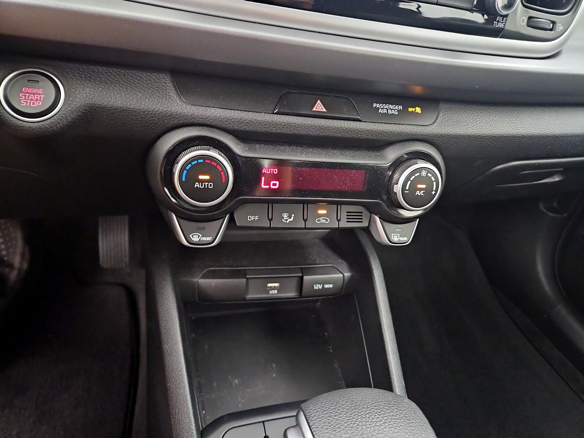 Thumbnail: 2021 Kia Rio - 16