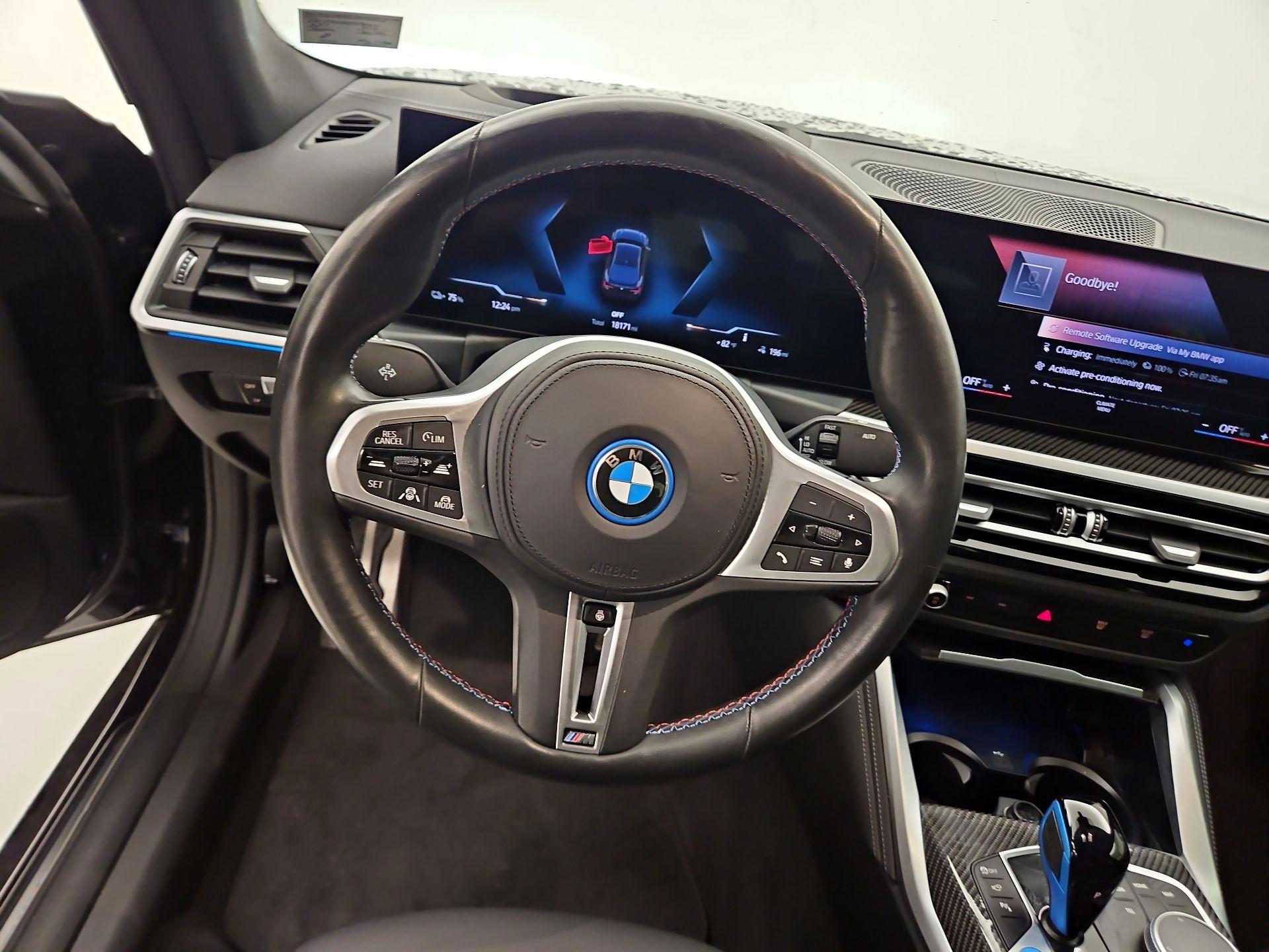 Thumbnail: 2023 BMW i4 - 10