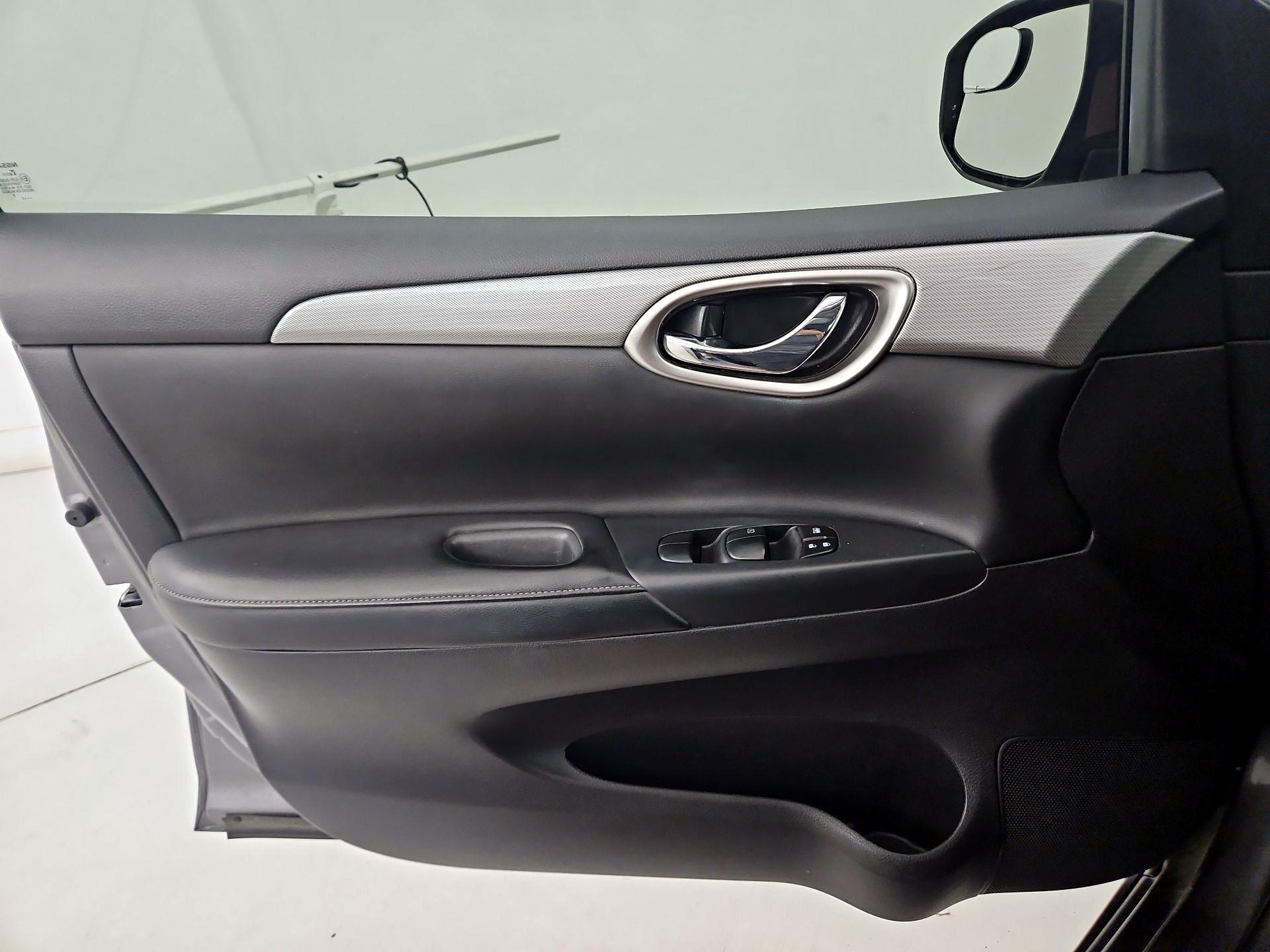 Thumbnail: 2015 Nissan Sentra - 12